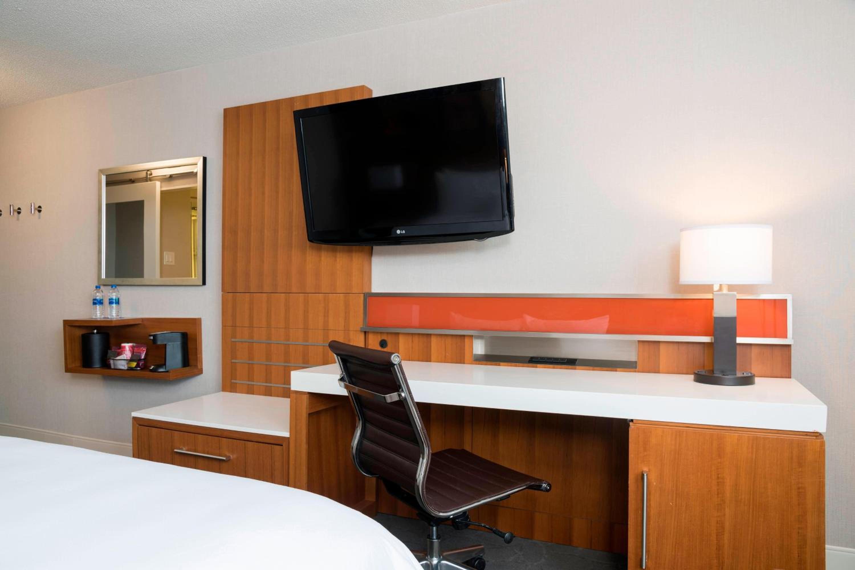 King Business Suite - Photo 3