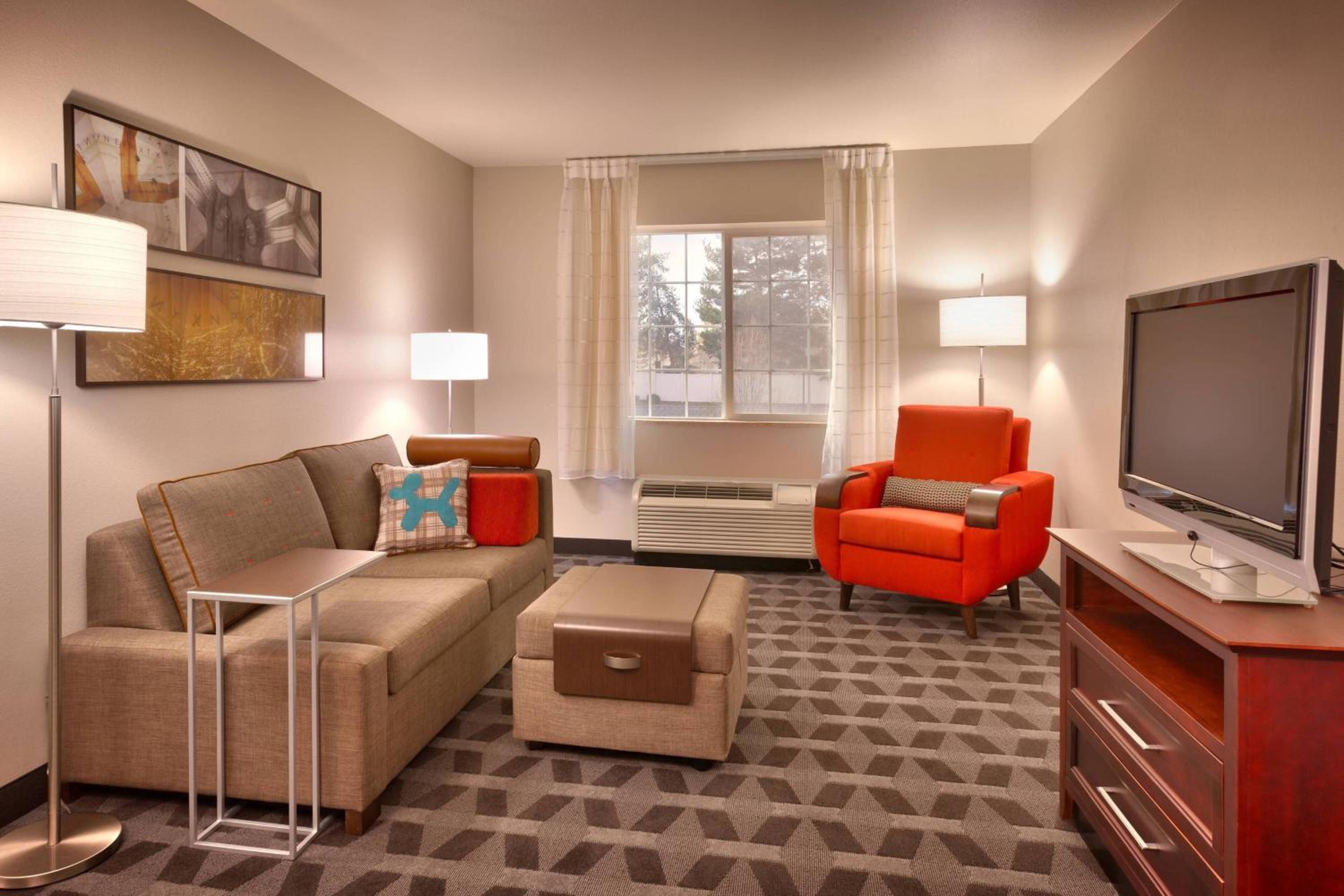 One-Bedroom King Suite photo 1