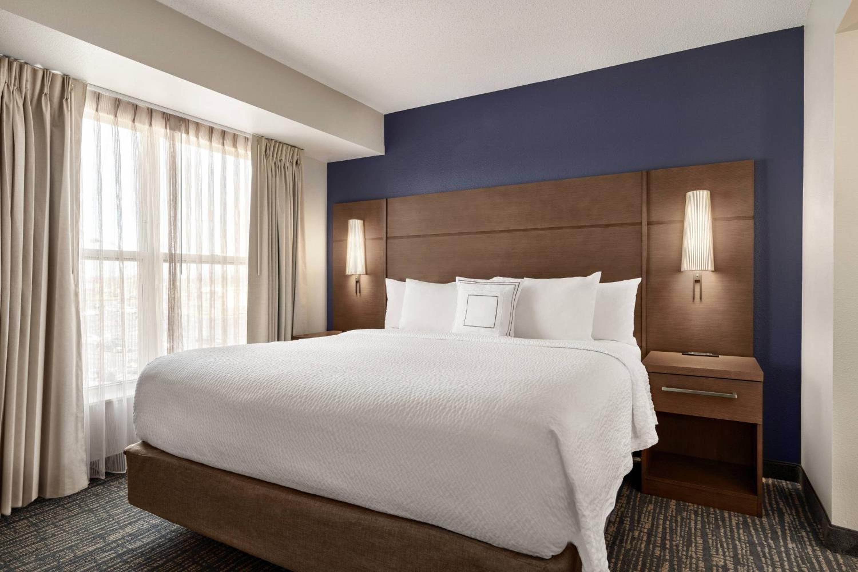 Two-Bedroom Suite - Photo 7
