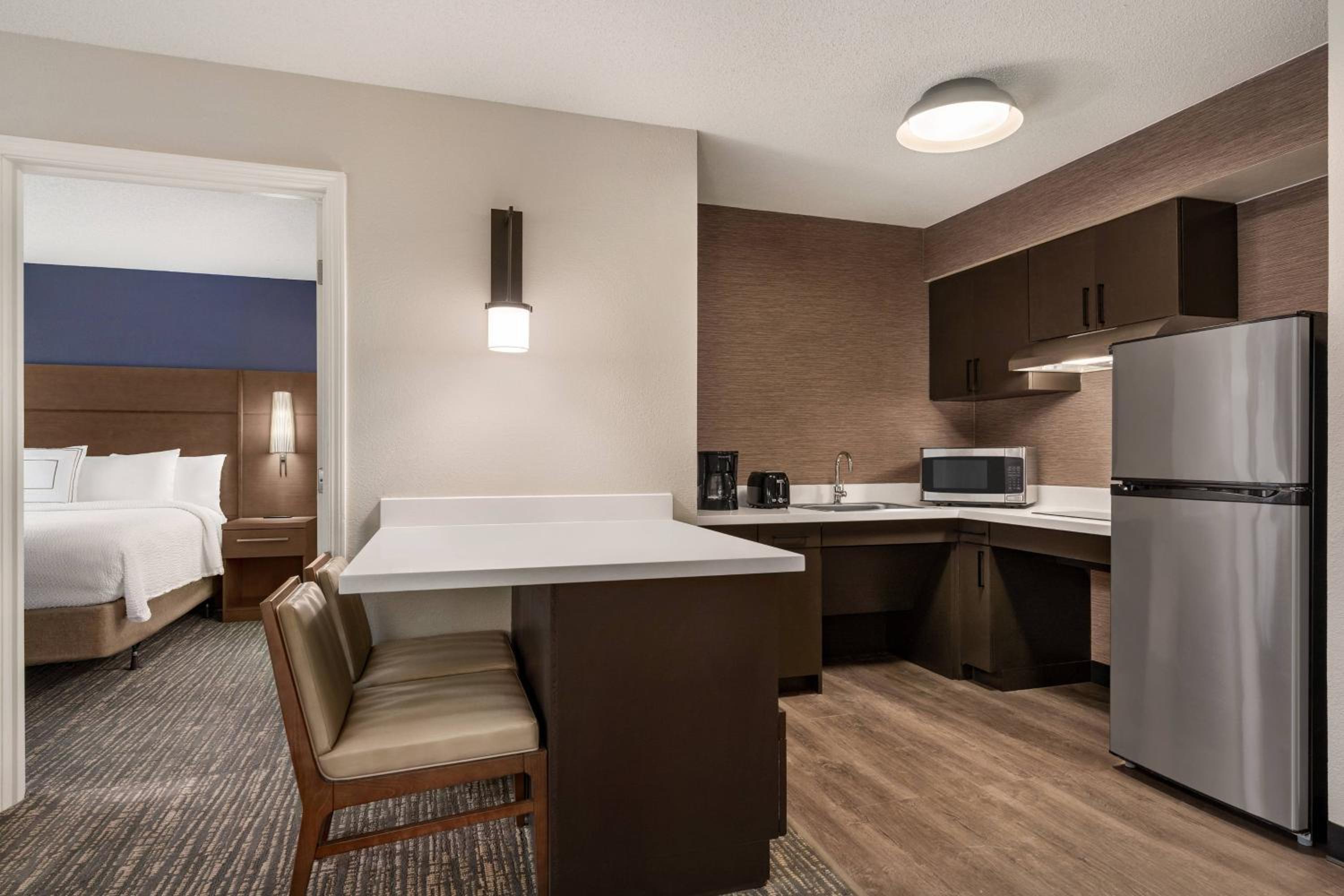 Two-Bedroom Suite - Photo 5