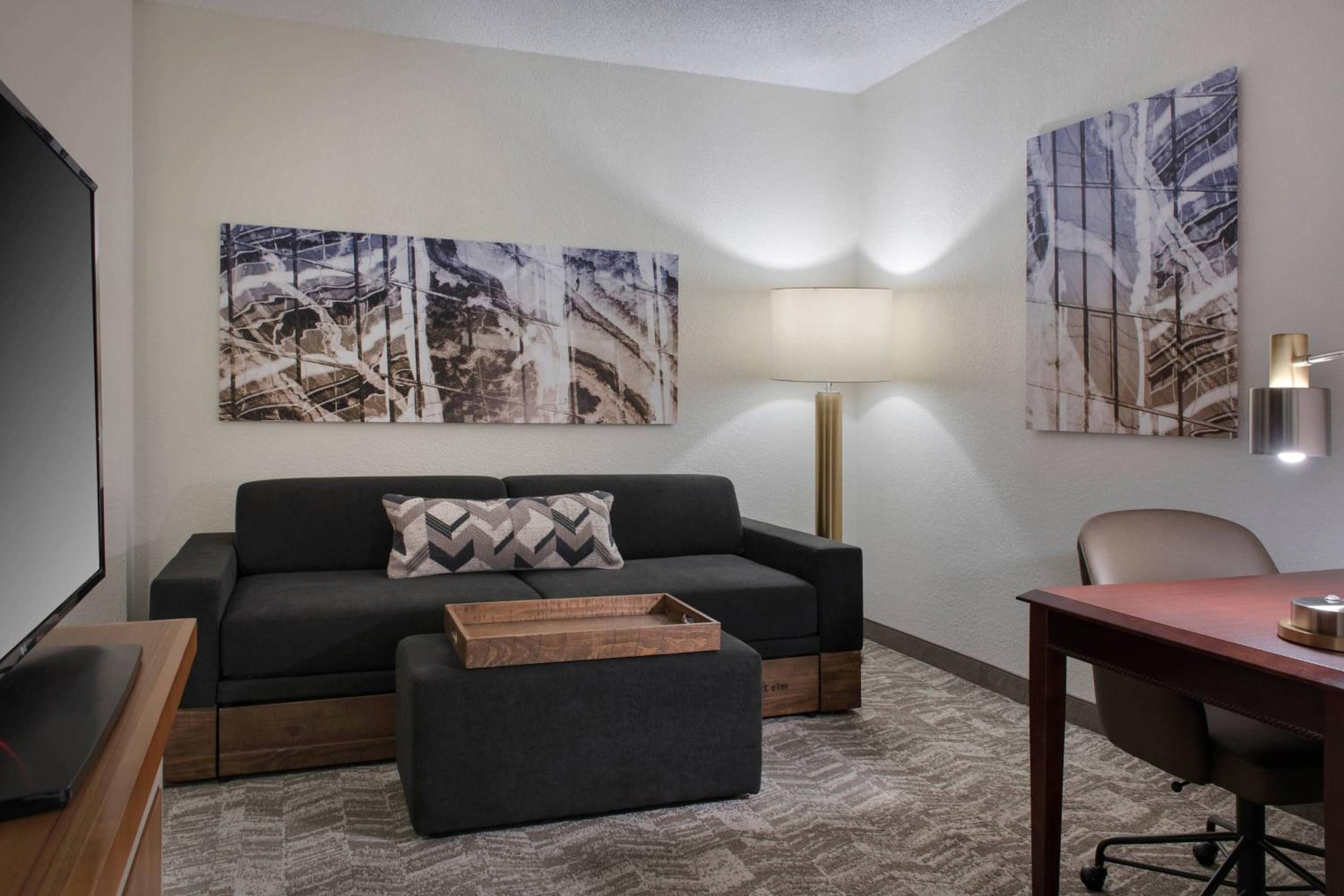 One-Bedroom Suite with Two Double Beds - Photo 1
