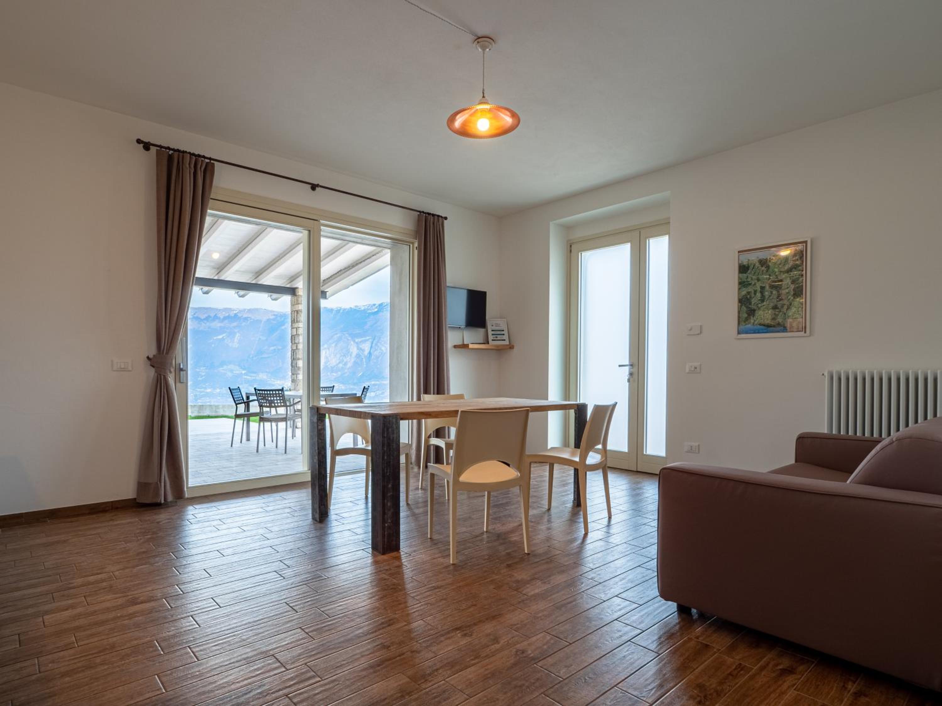 Apartment with Lake View
