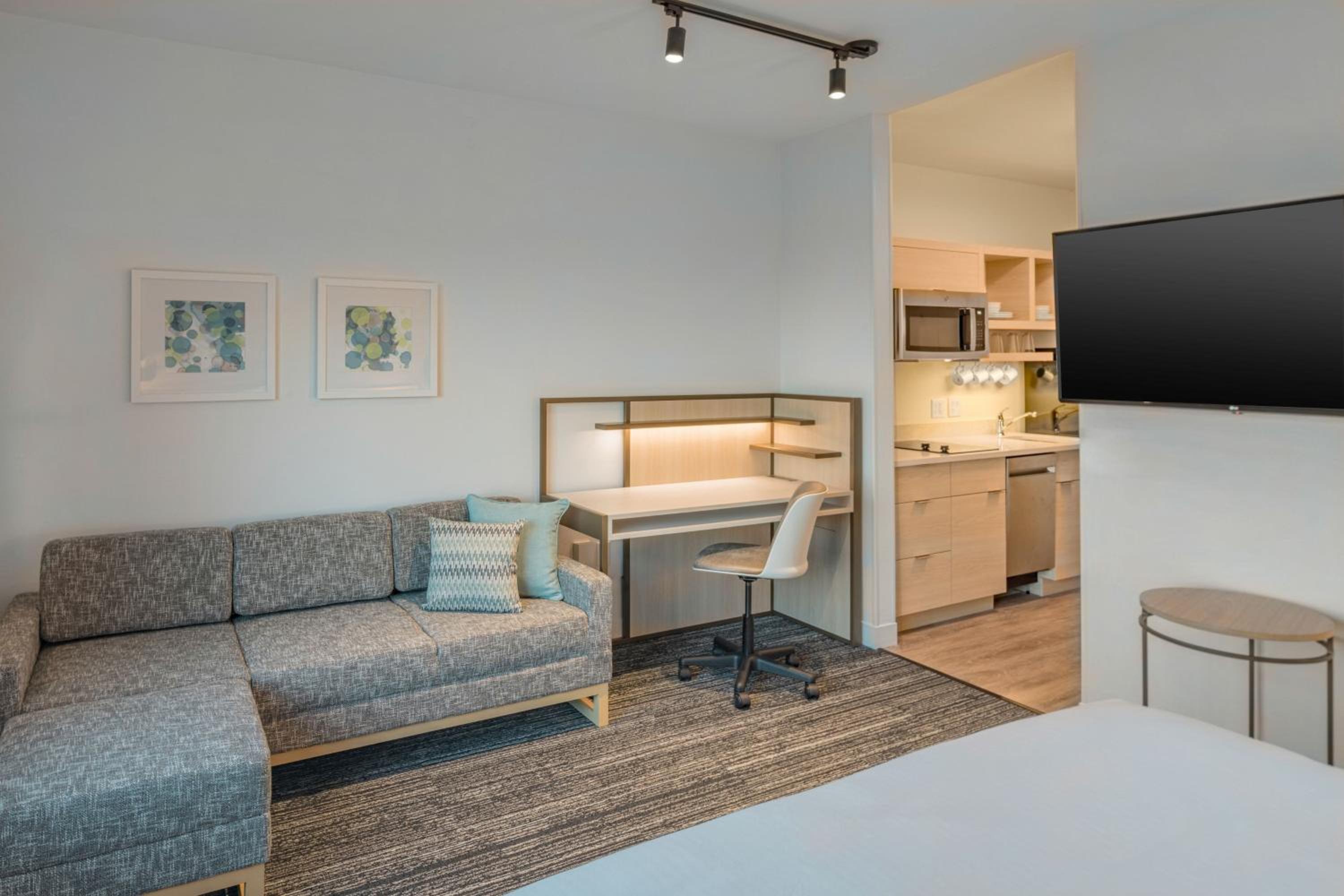 King Studio with Sofa Bed - Photo 2