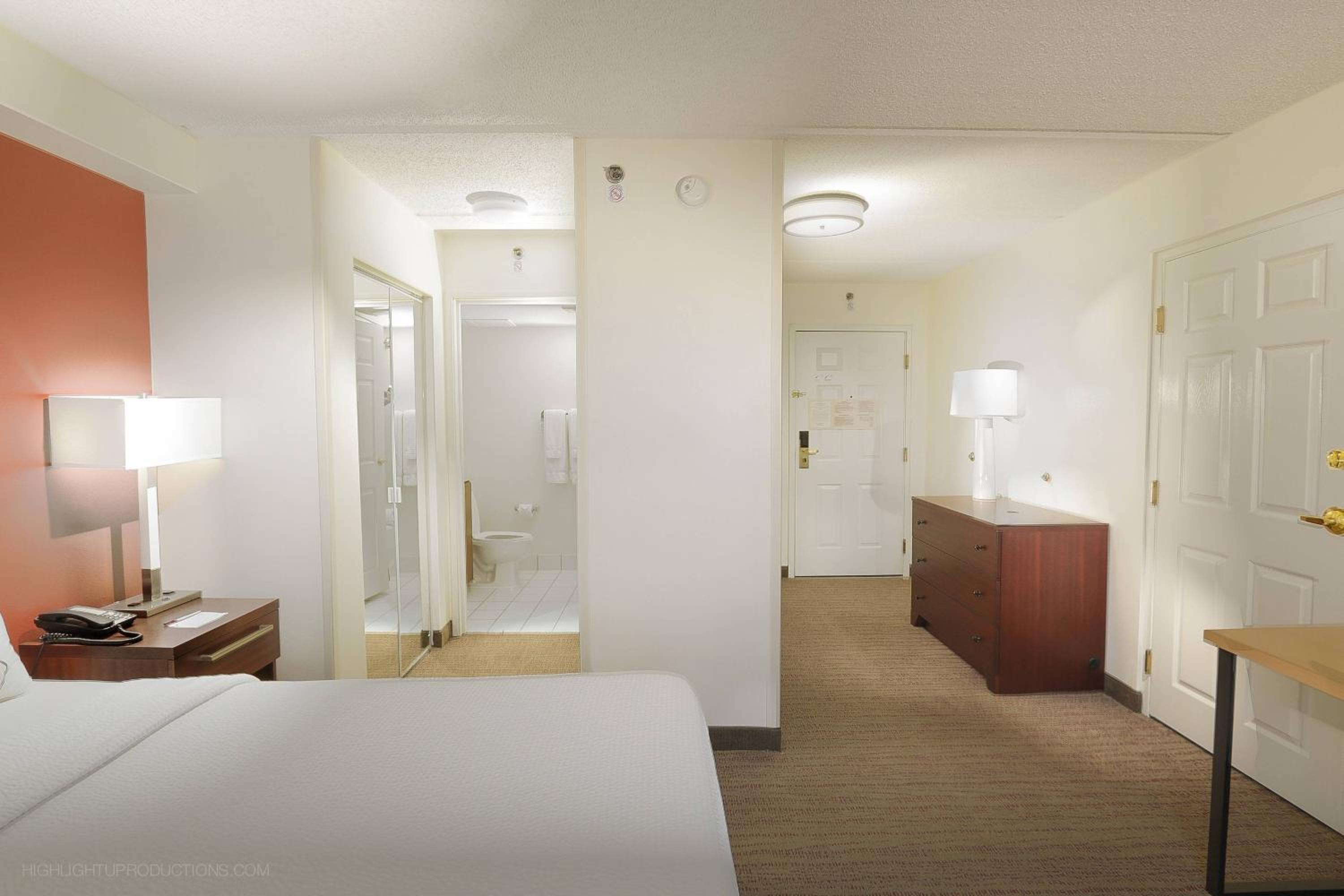 1 Queen Room - Photo 1