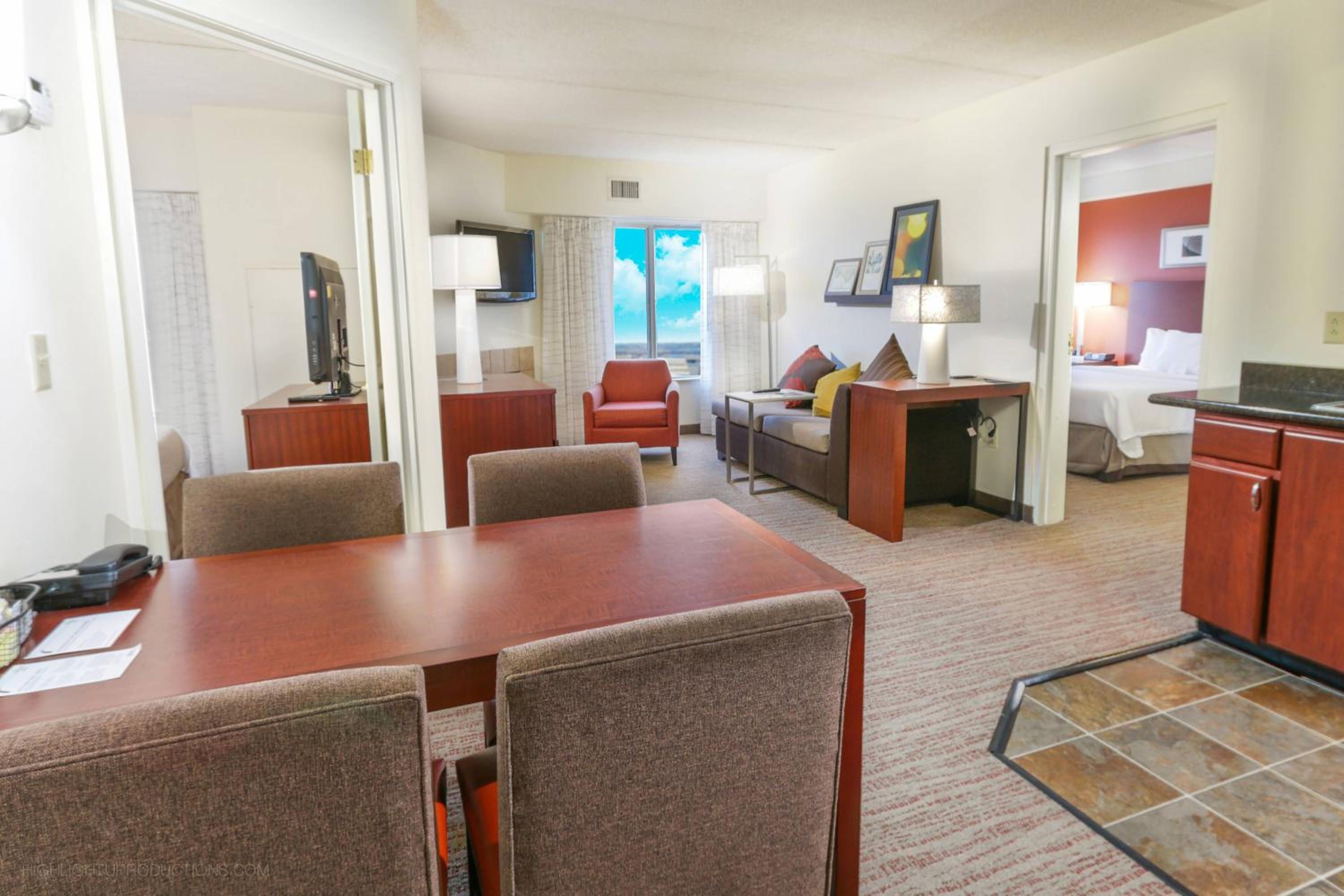 Two-Bedroom Queen Suite with Sofa Bed - Photo 3