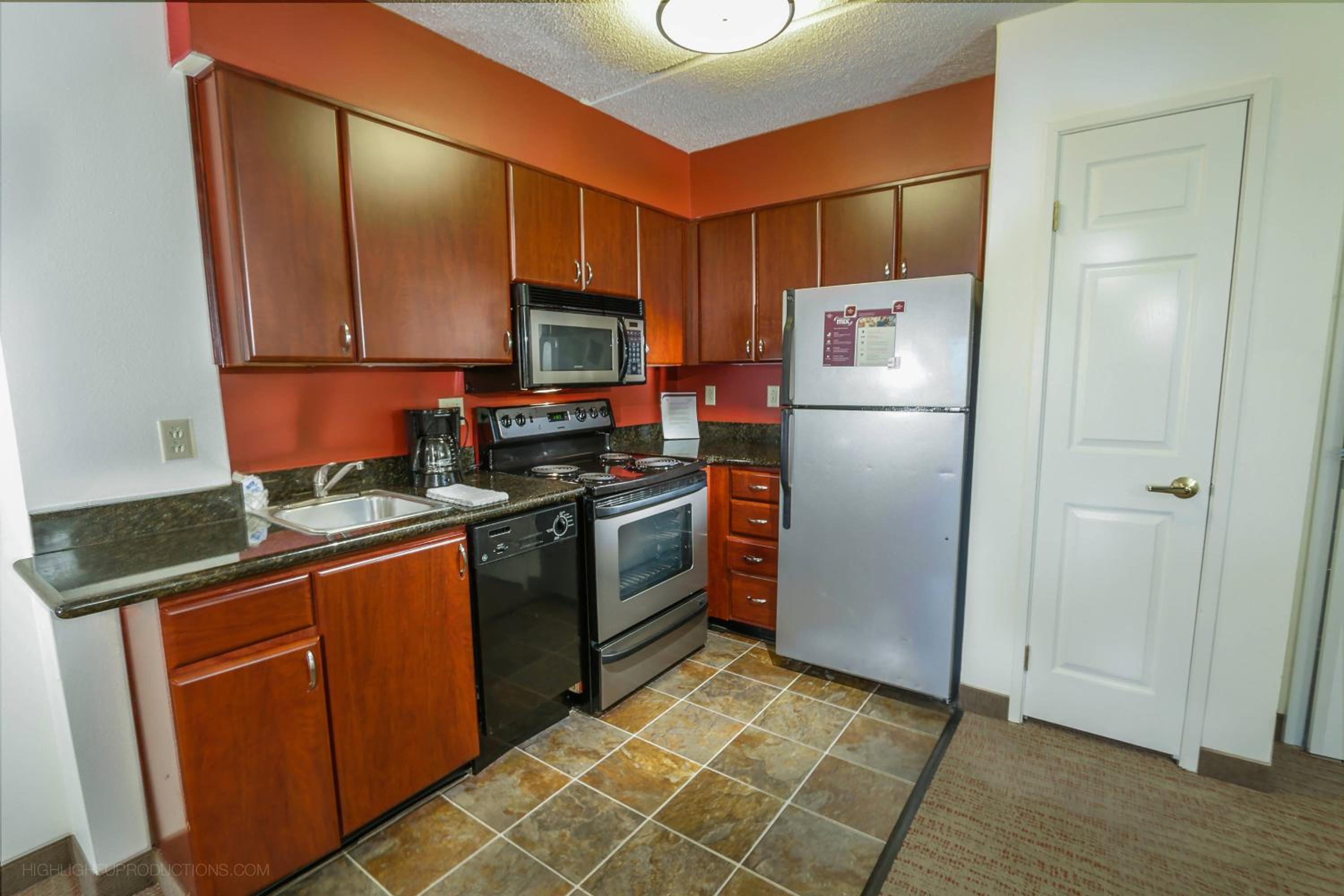 Two-Bedroom Queen Suite with Sofa Bed - Photo 2