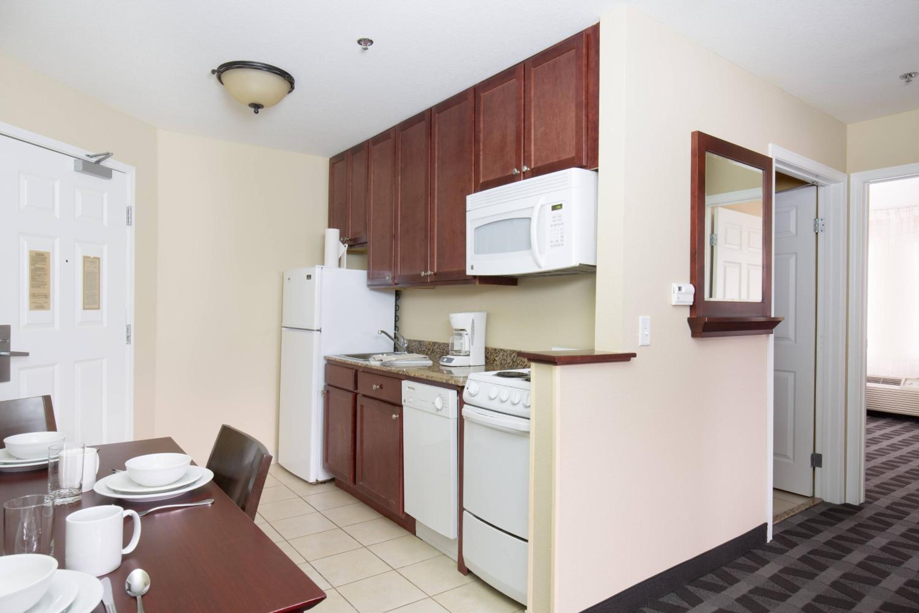 One-Bedroom King Suite - Photo 2