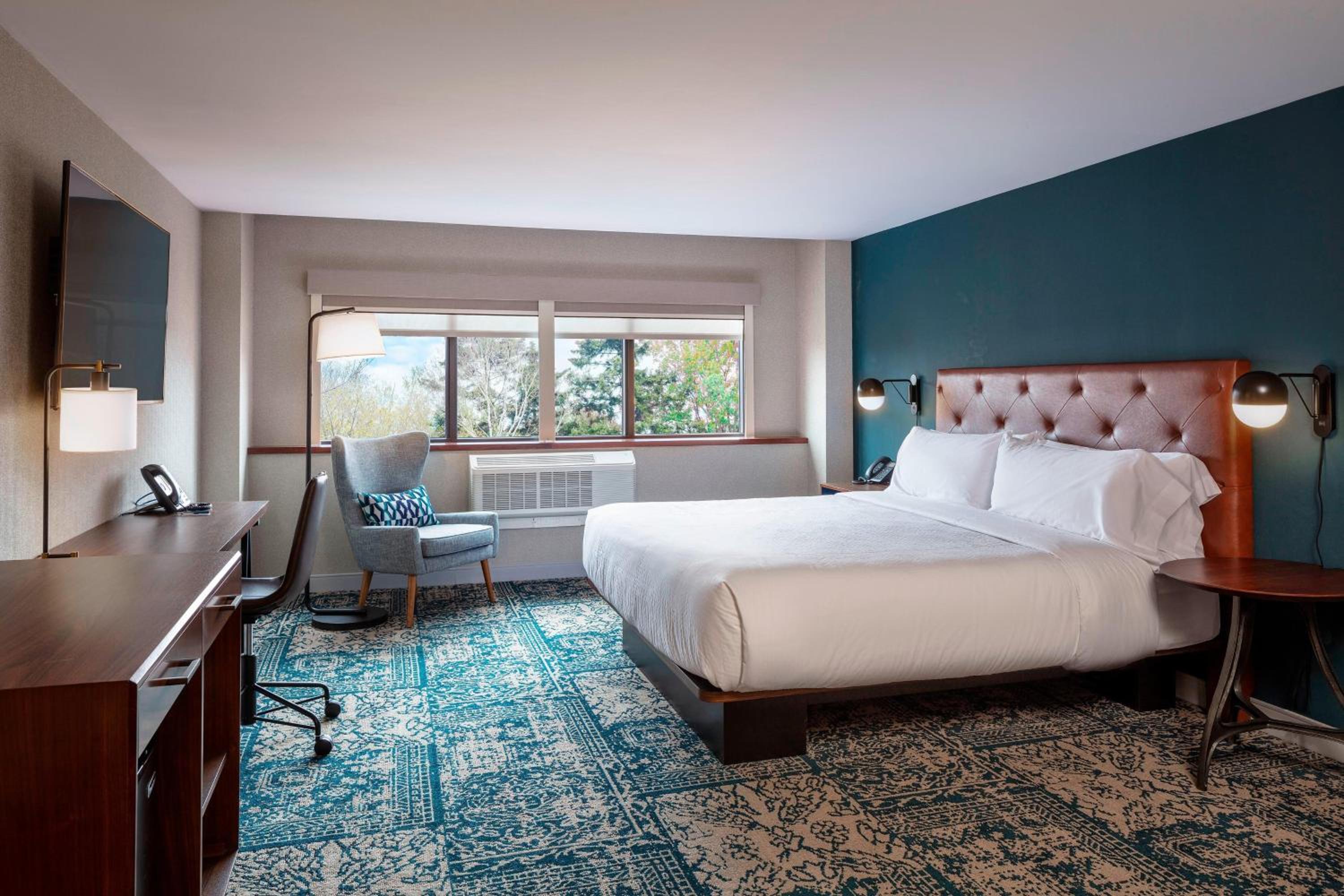 Larger Guest room, 1 King - Photo 3