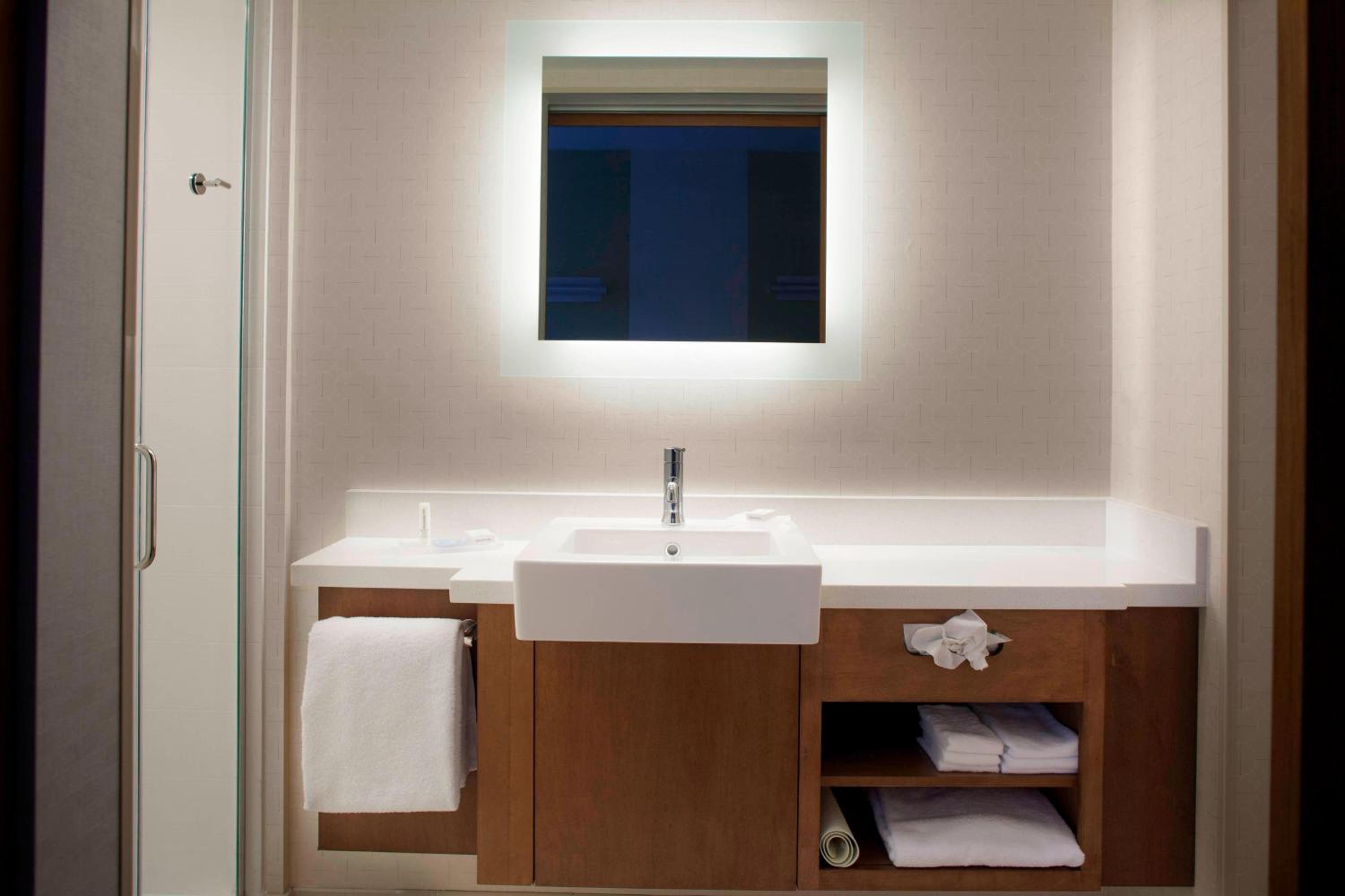 Queen Suite photo 3