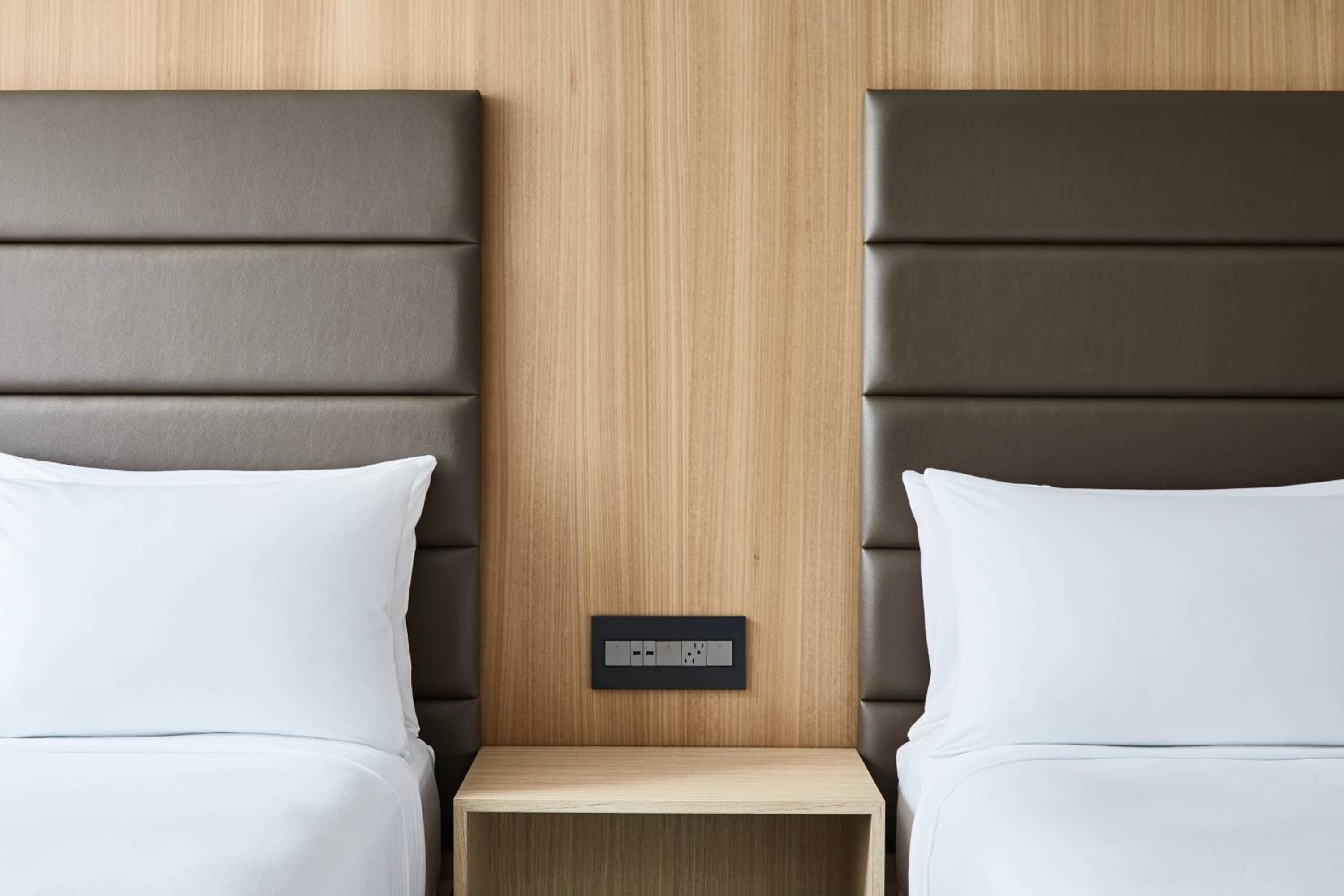 Double Room with Two Double Beds - Photo 3