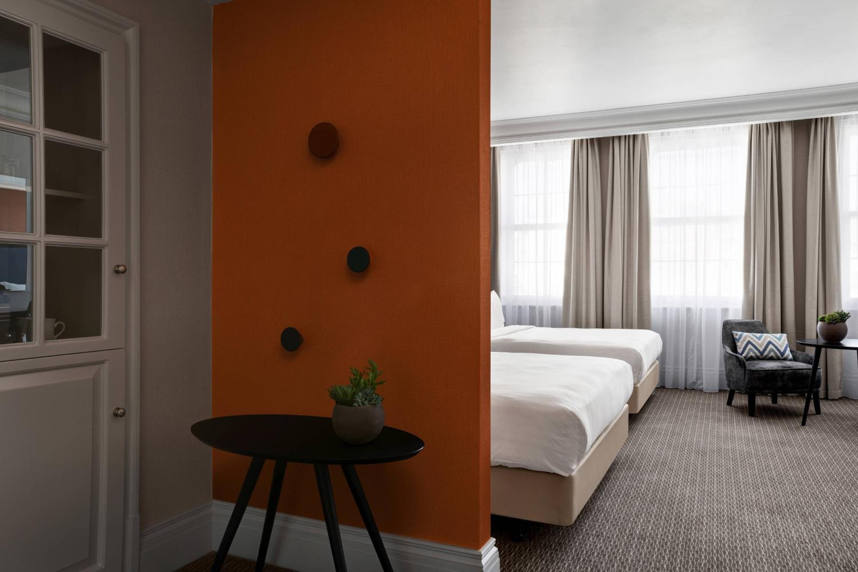 Deluxe Double Room with Two Double Beds - Photo 4
