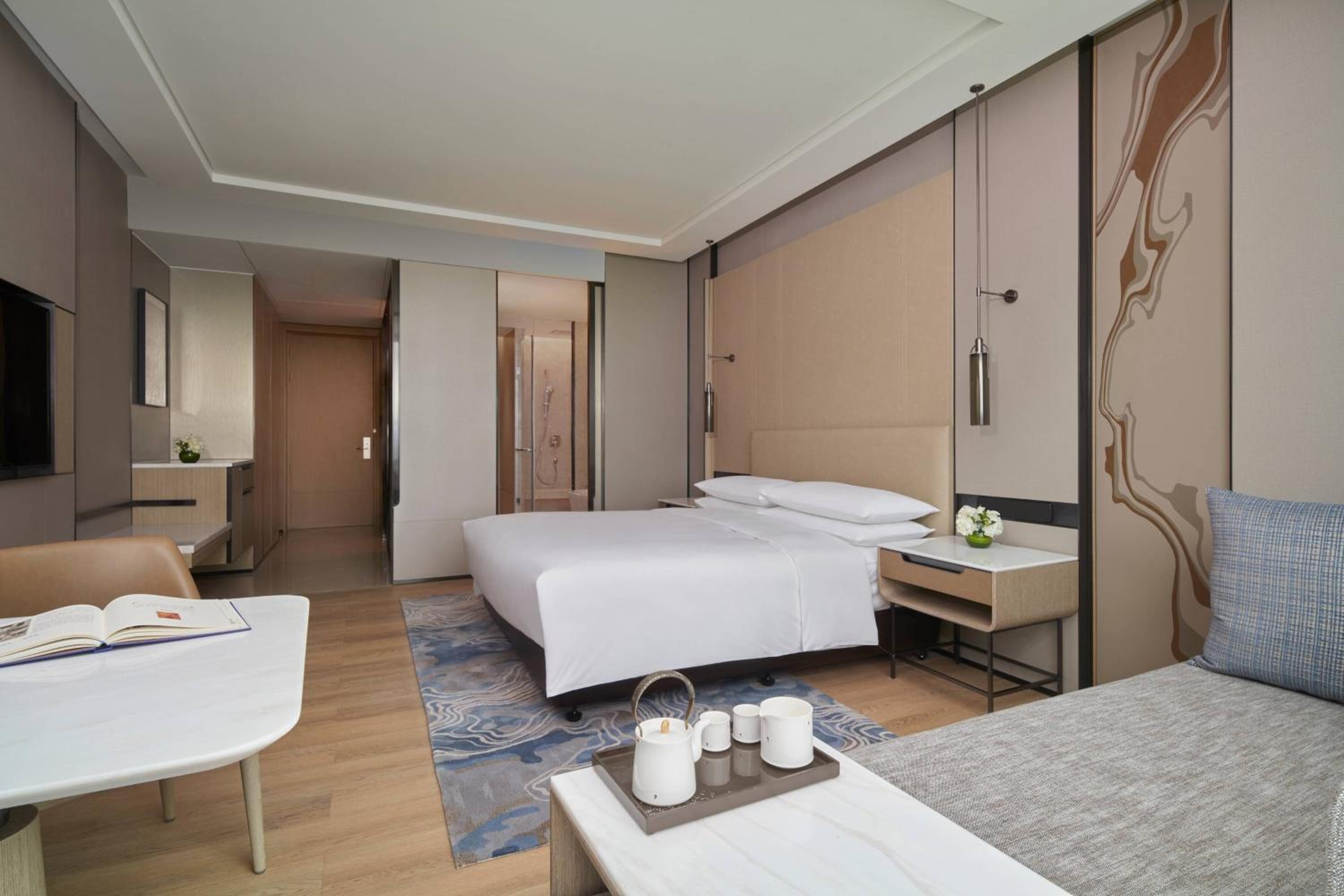 Executive King Room - M Club Lounge Access photo 3