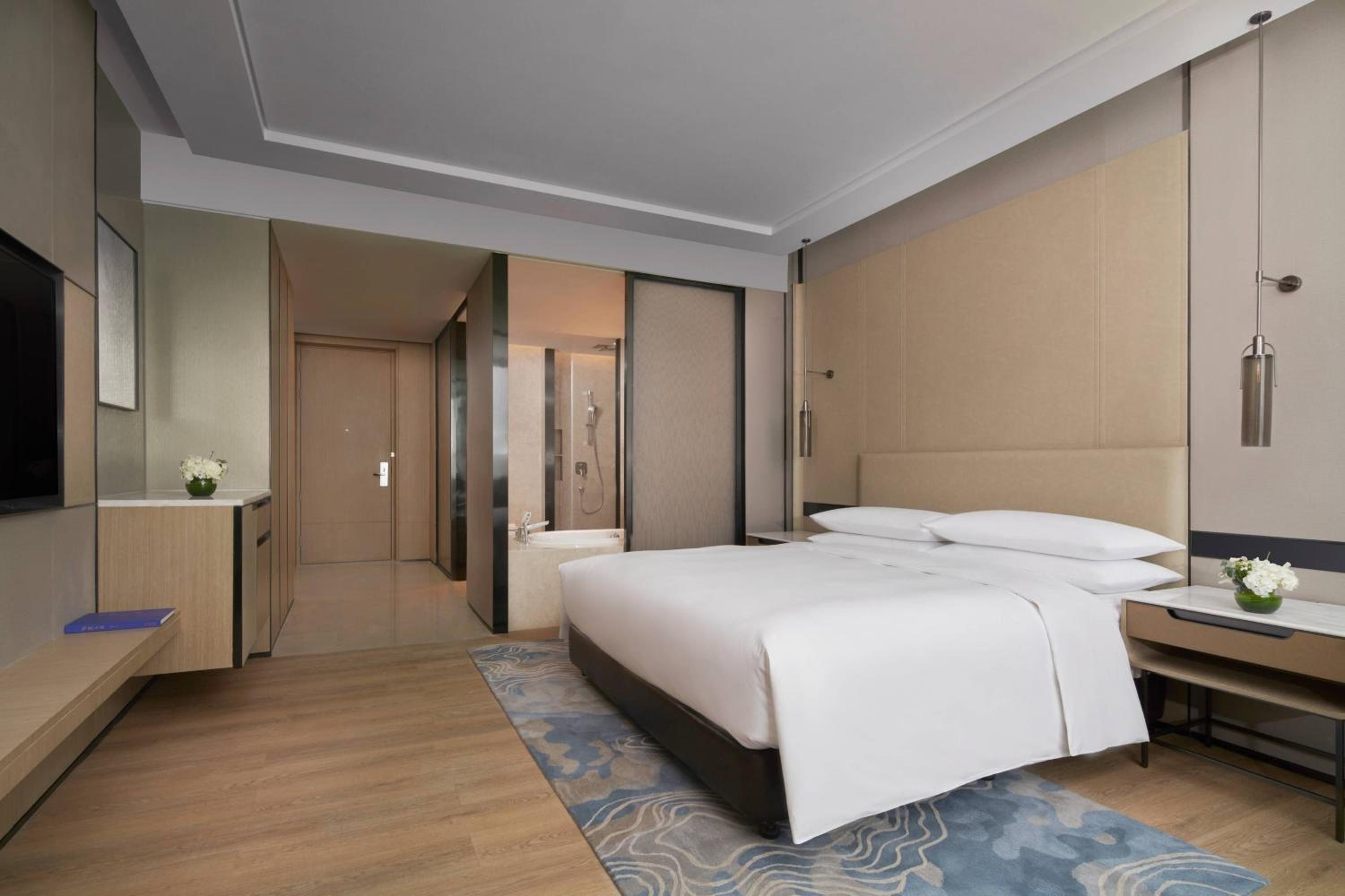 Executive King Room - M Club Lounge Access photo 2