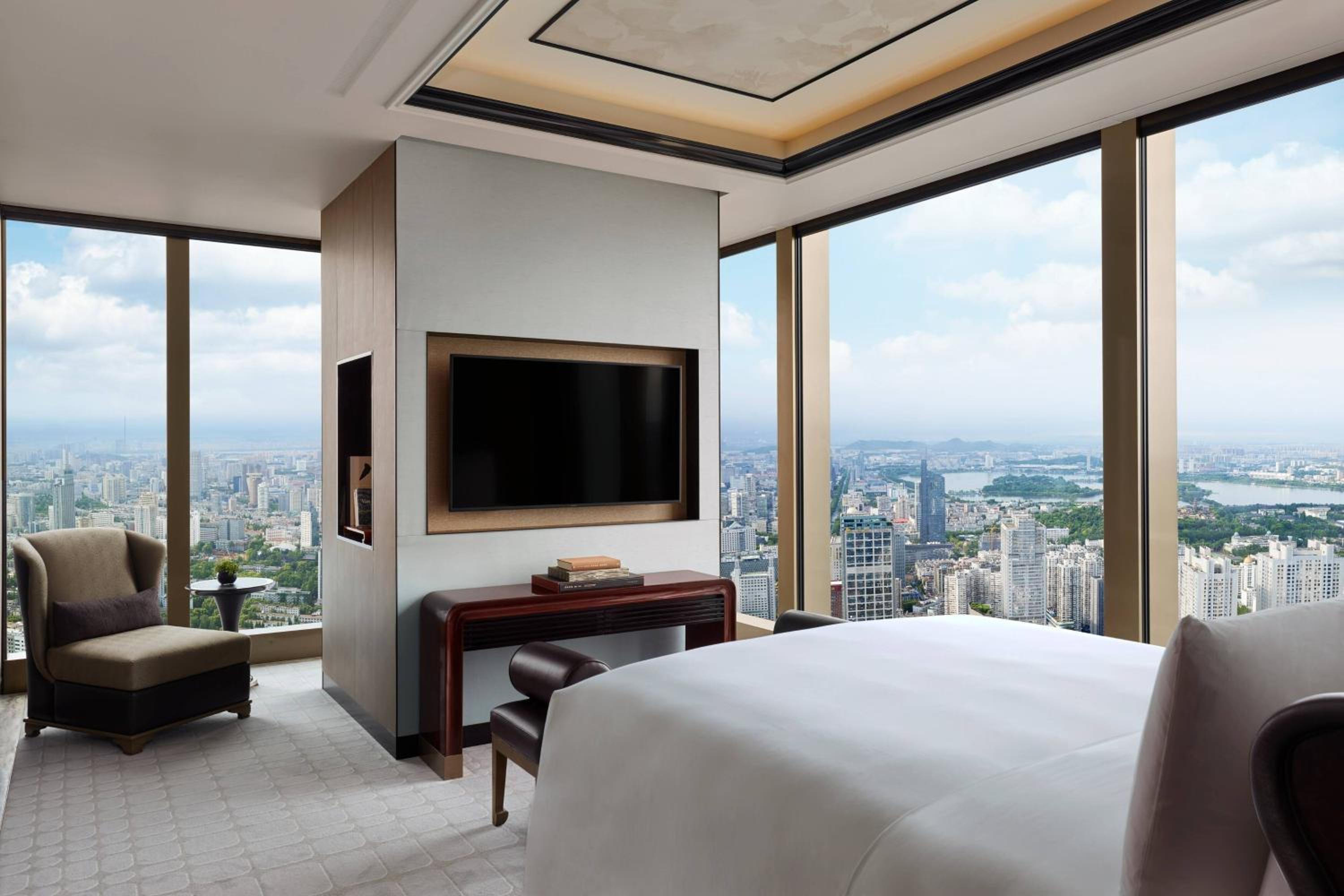 Club Panorama Suite, Club lounge access, 1 Bedroom Suite - Photo 5