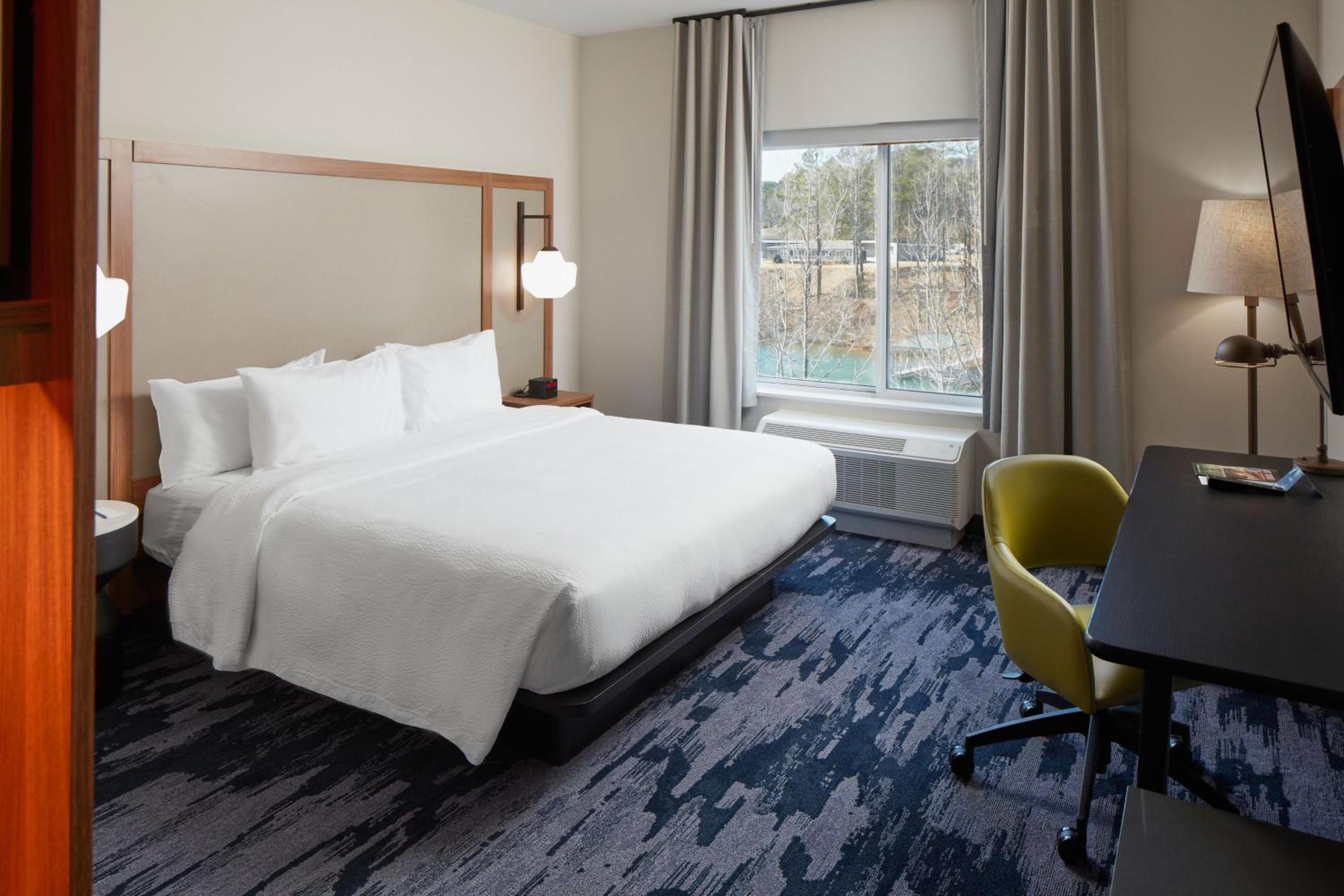 King Room with Lake View - Photo 1