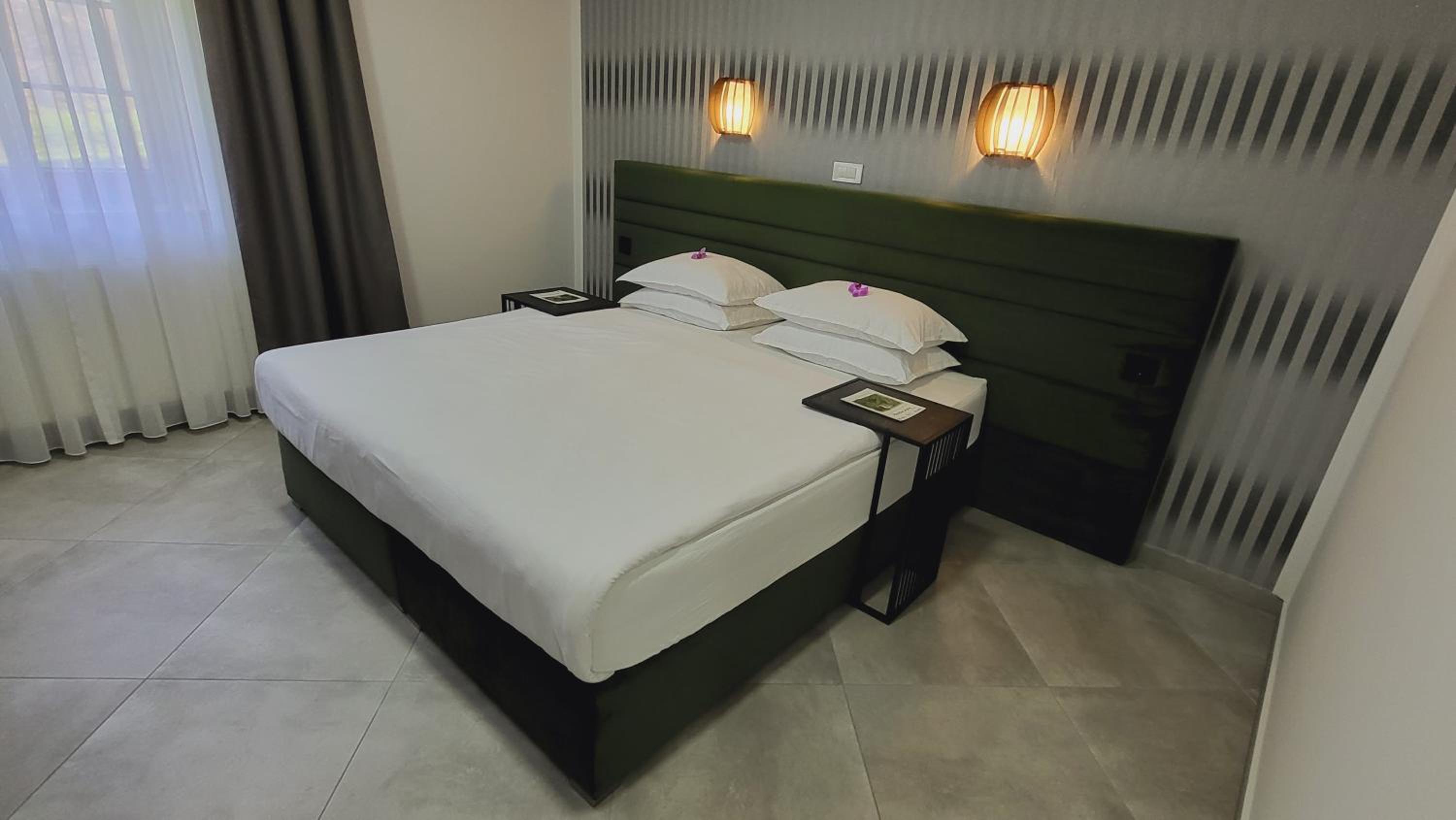 Deluxe Double Room with Shower - Photo 36