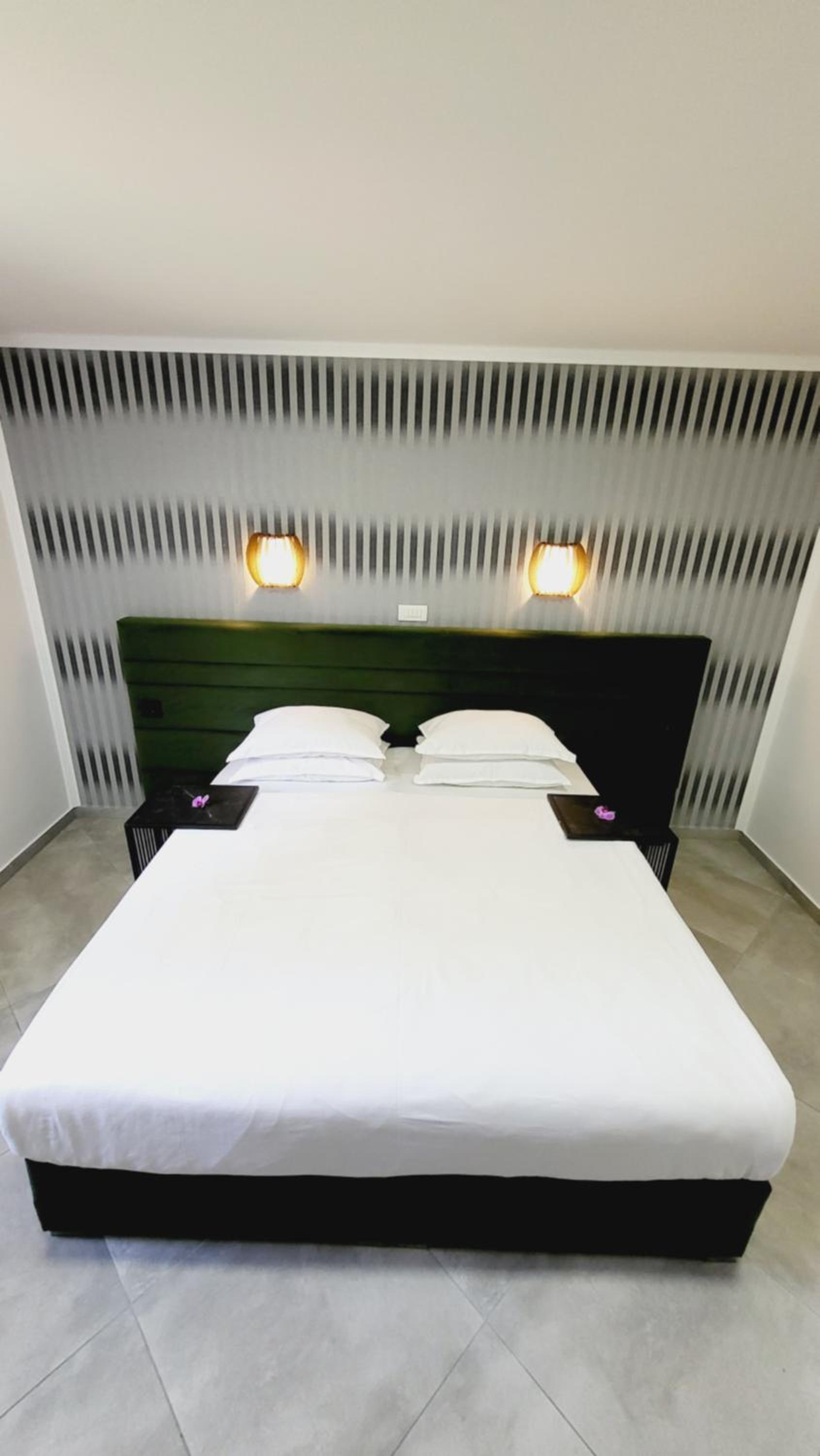 Deluxe Double Room with Shower - Photo 37
