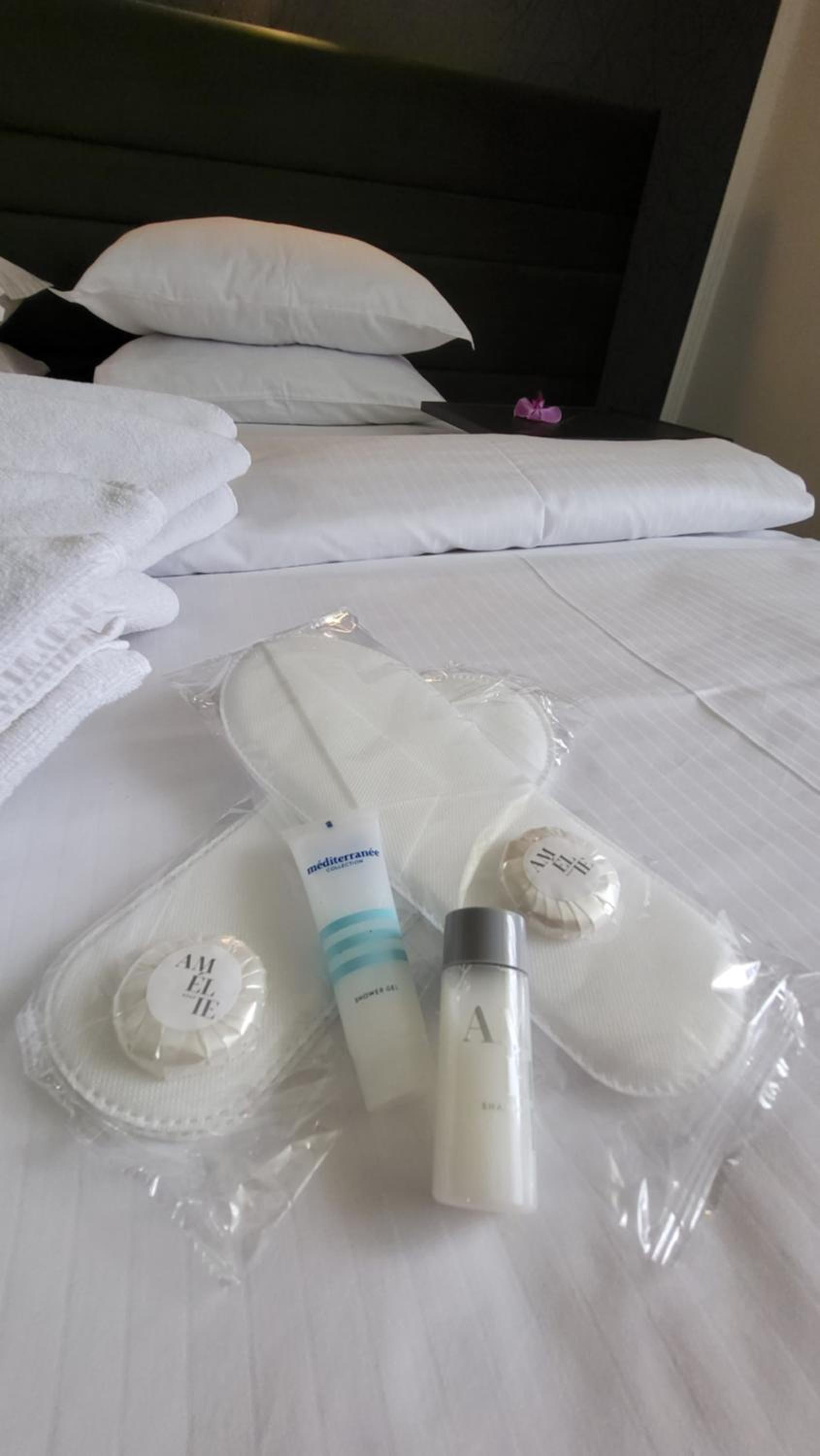 Deluxe Double Room with Shower - Photo 5