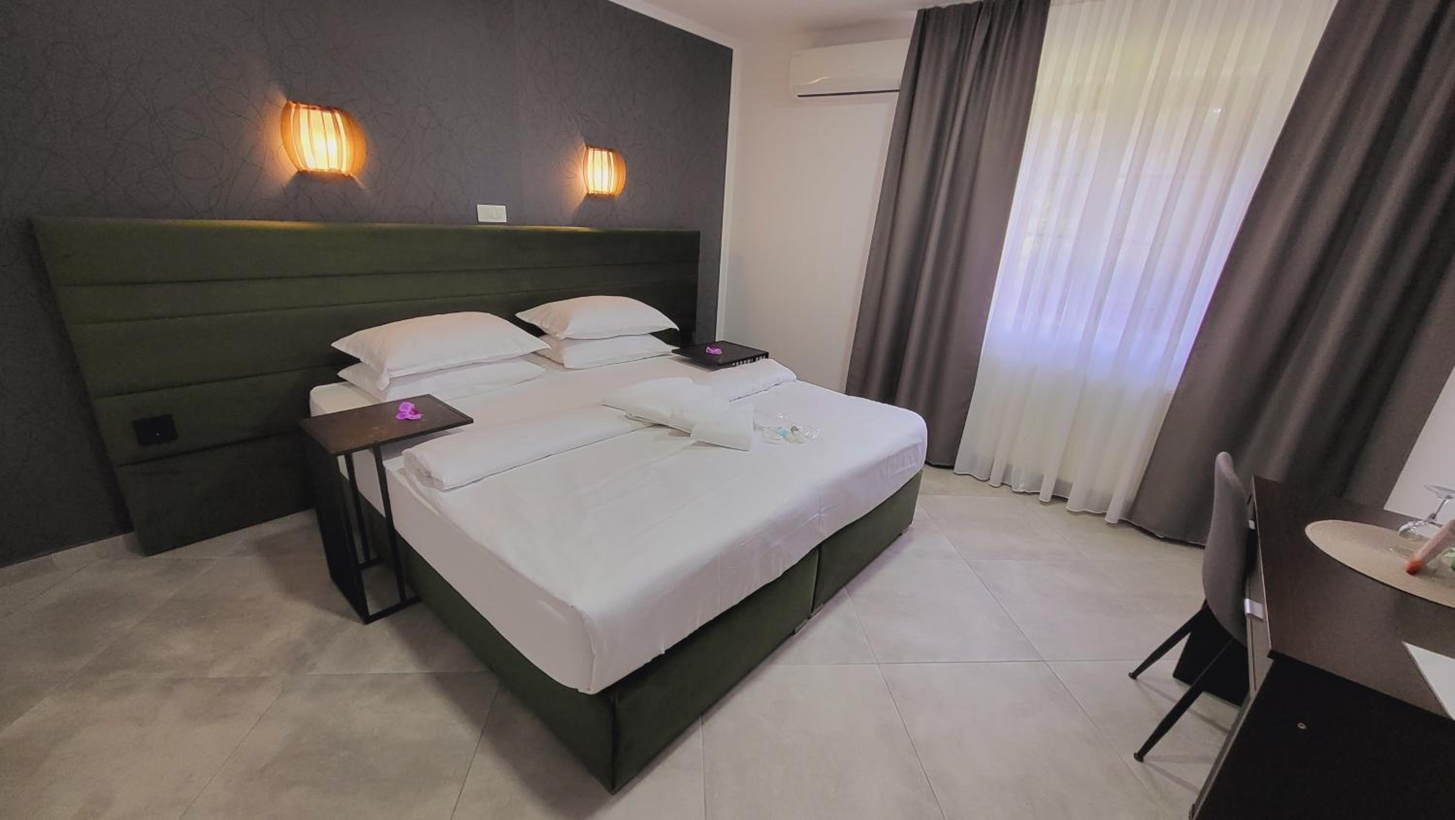 Deluxe Double Room with Shower - Photo 20