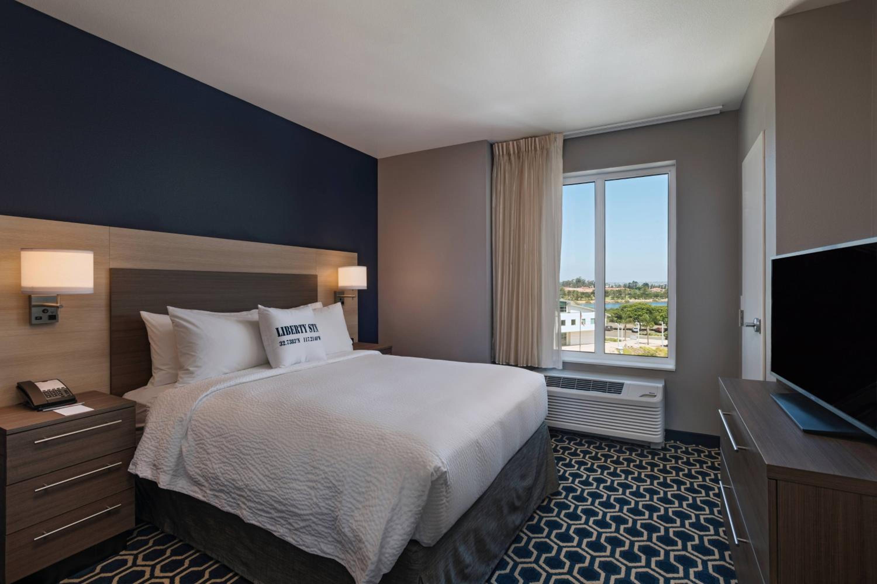 2 Bedroom Suite - Photo 7