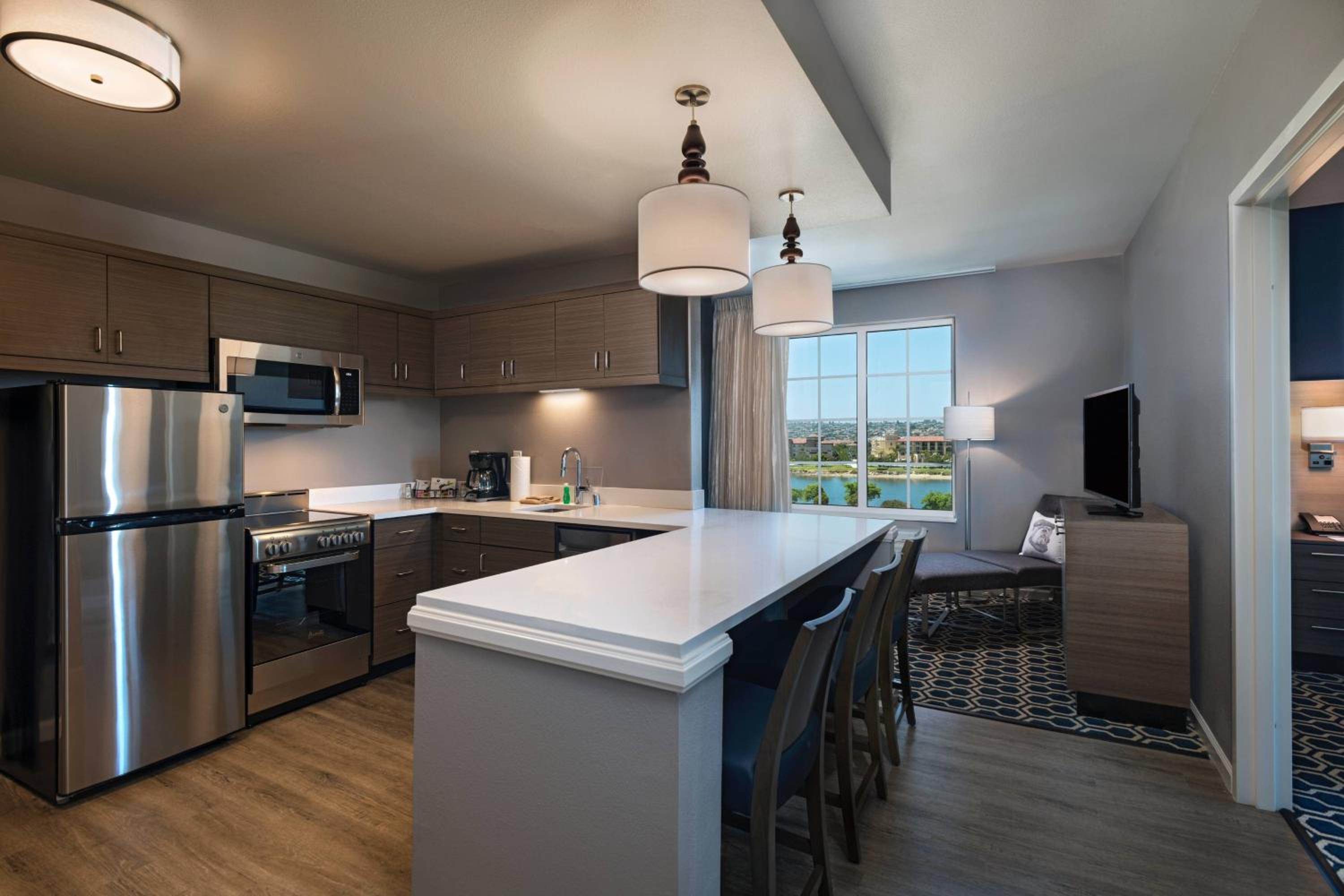 2 Bedroom Suite - Photo 5