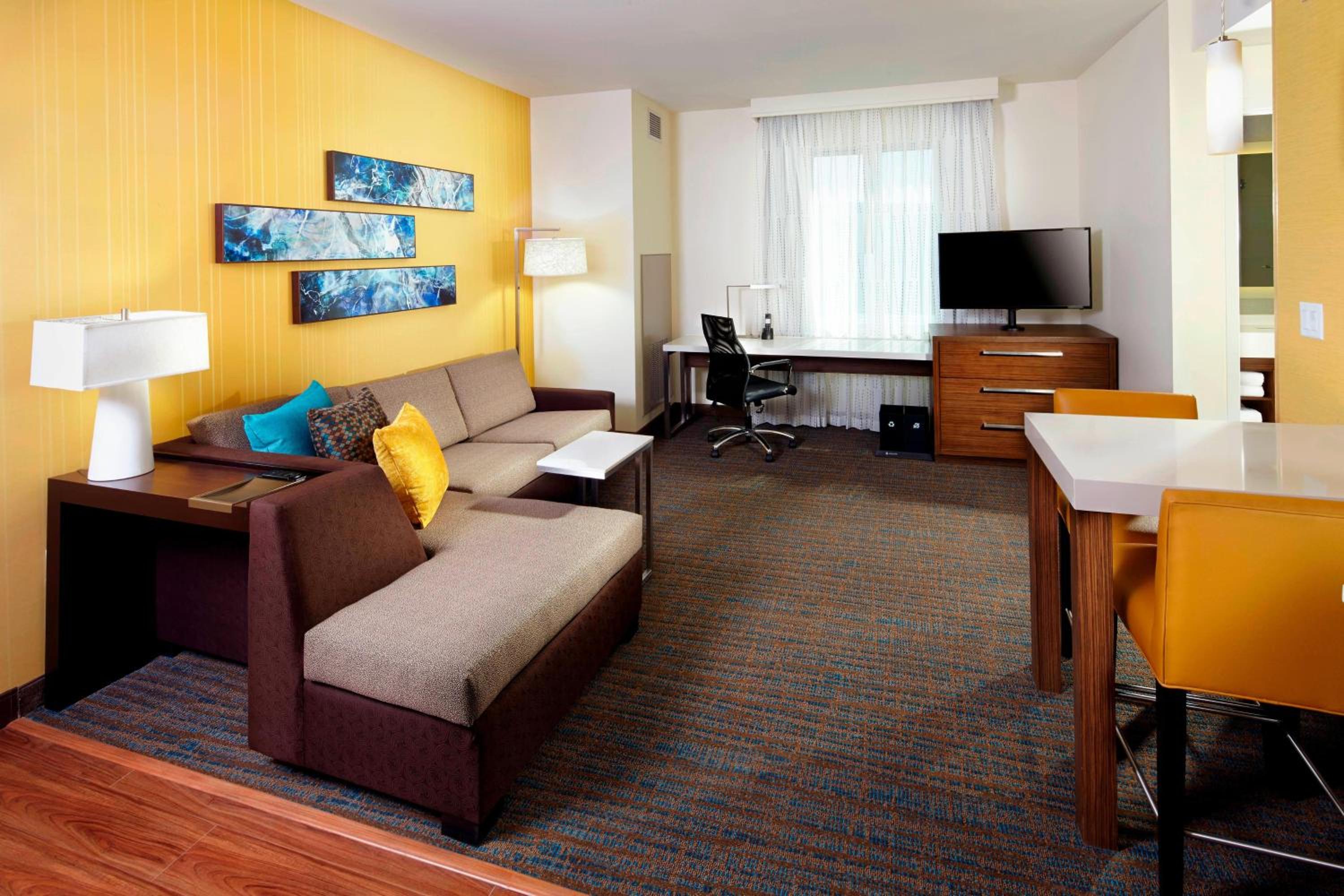 One-Bedroom King Suite with Sofa Bed and Roll-in Shower - Mobility Accessible