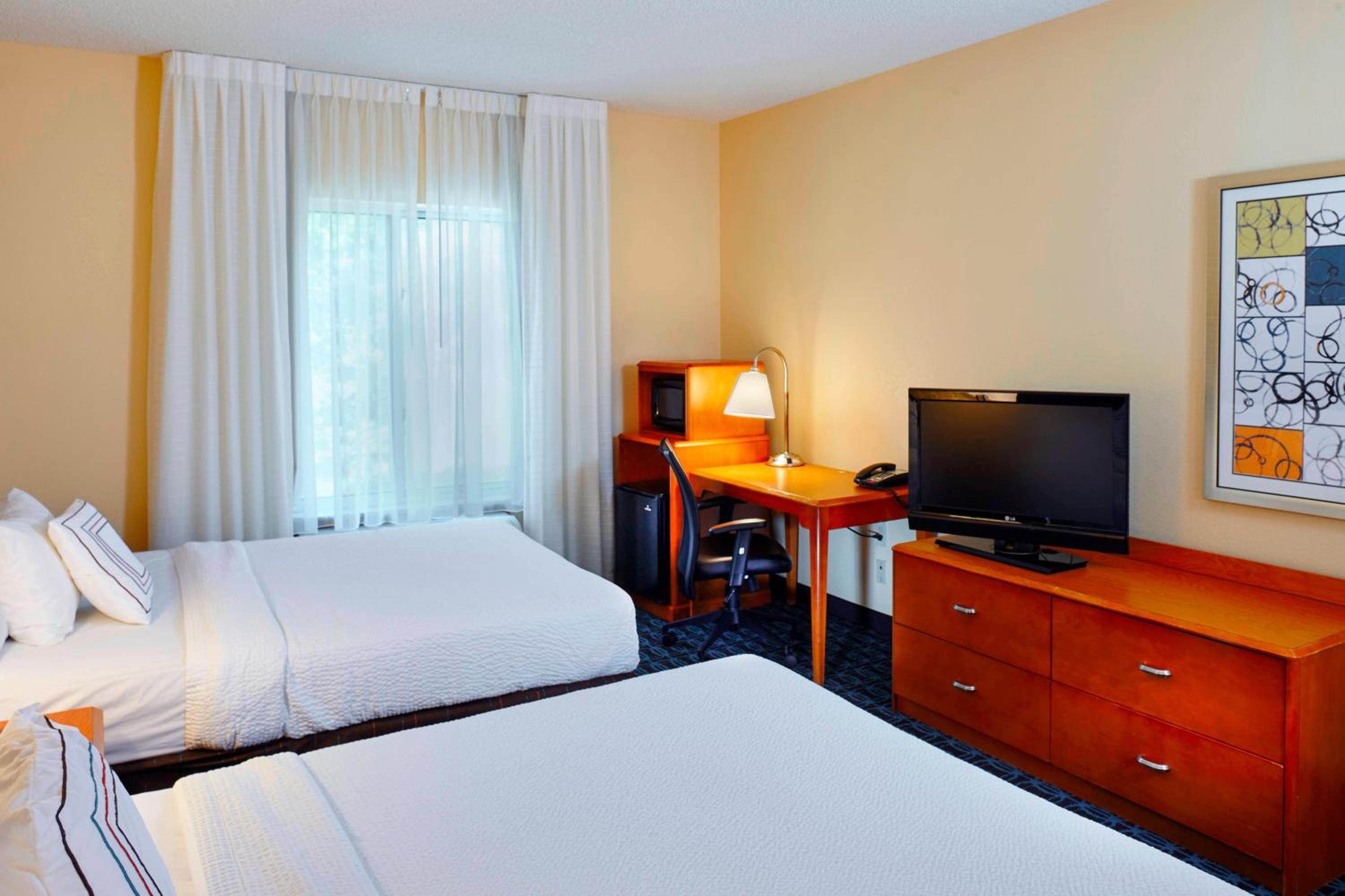 Queen Room with Two Queen Beds - Photo 1