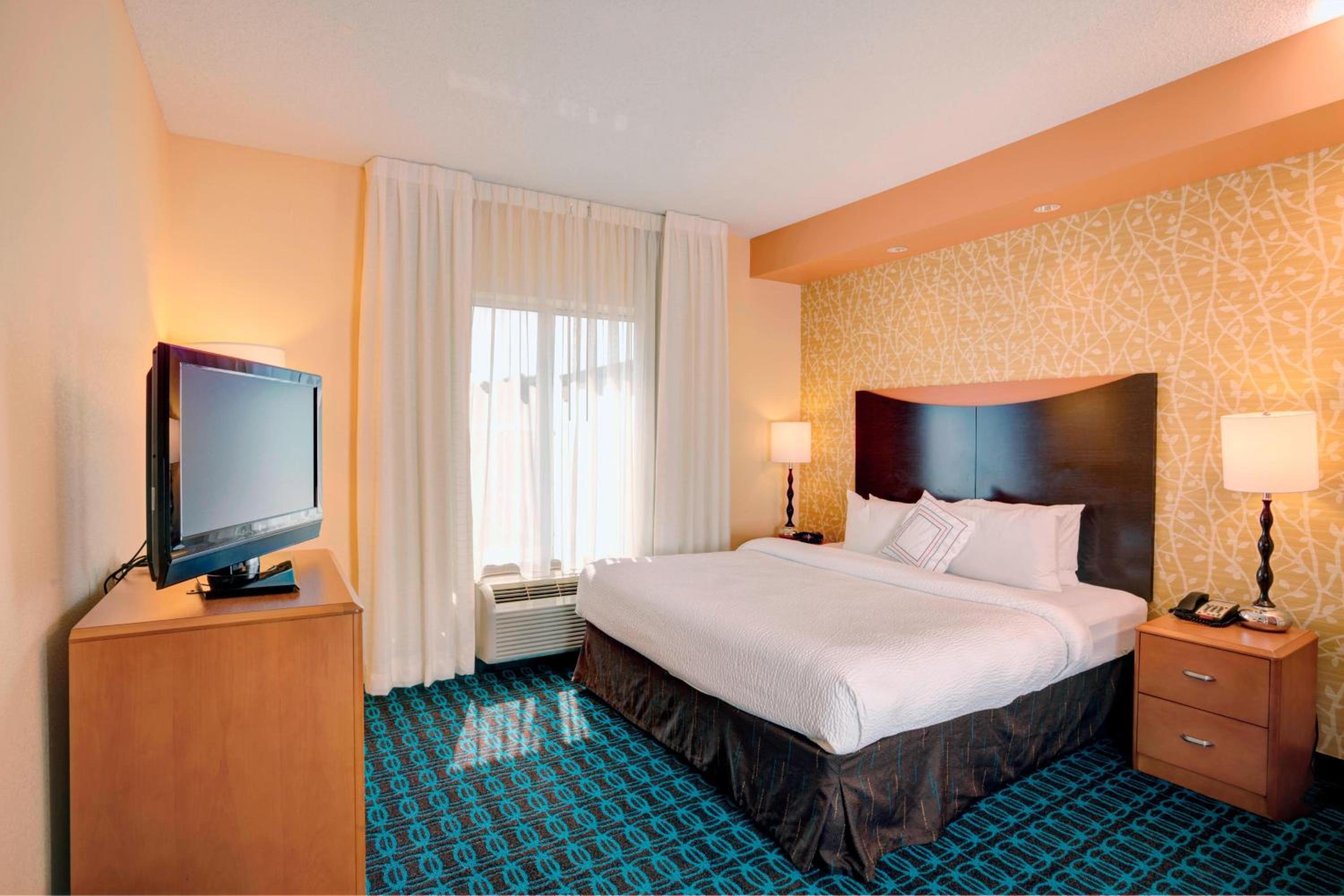 Executive King Suite - Photo 2