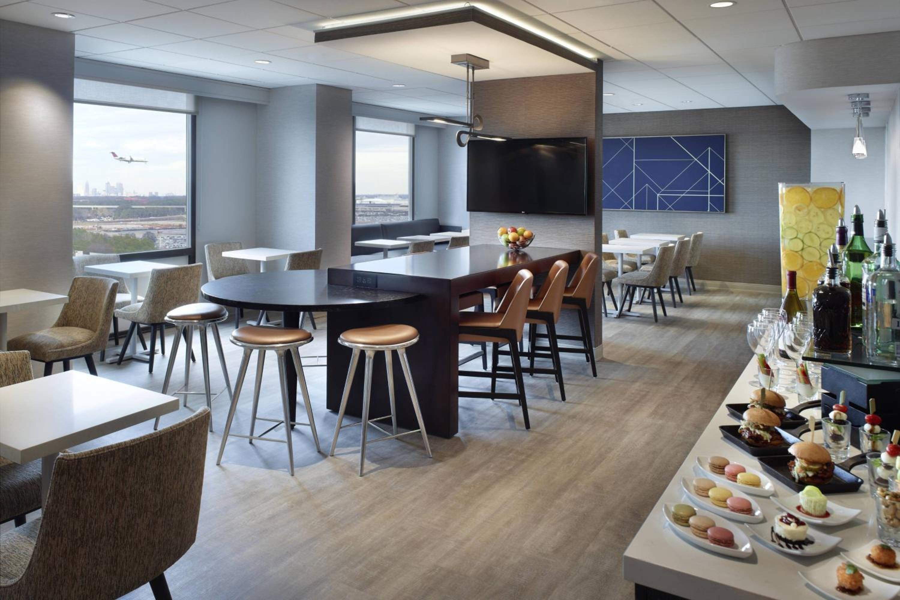 King Room with Concierge Lounge Access  - Concierge Level  - Photo 8