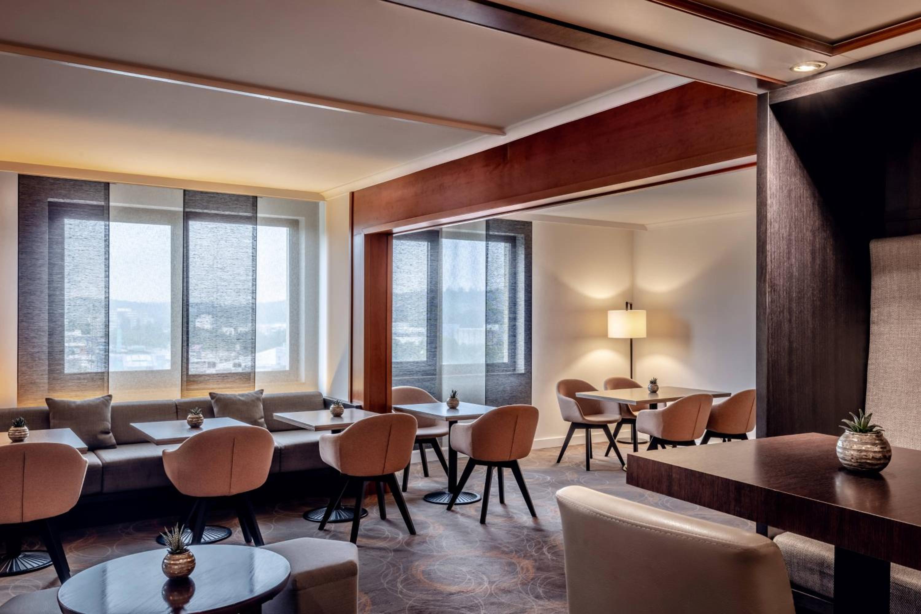 Executive Room, Executive lounge access, Guest room, 1 King - Photo 7