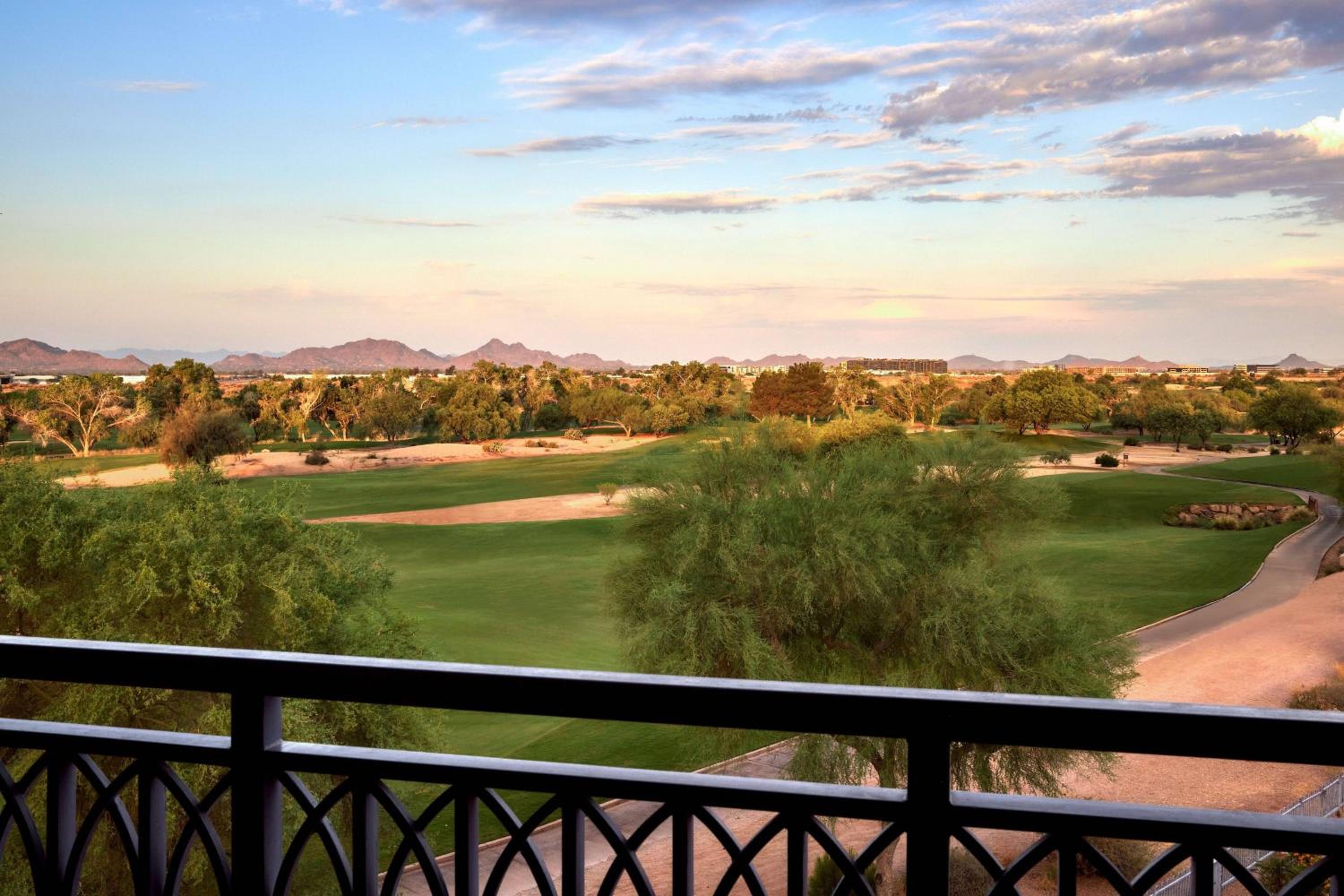 One-Bedroom King Suite with View and Balcony or Patio - Photo 5