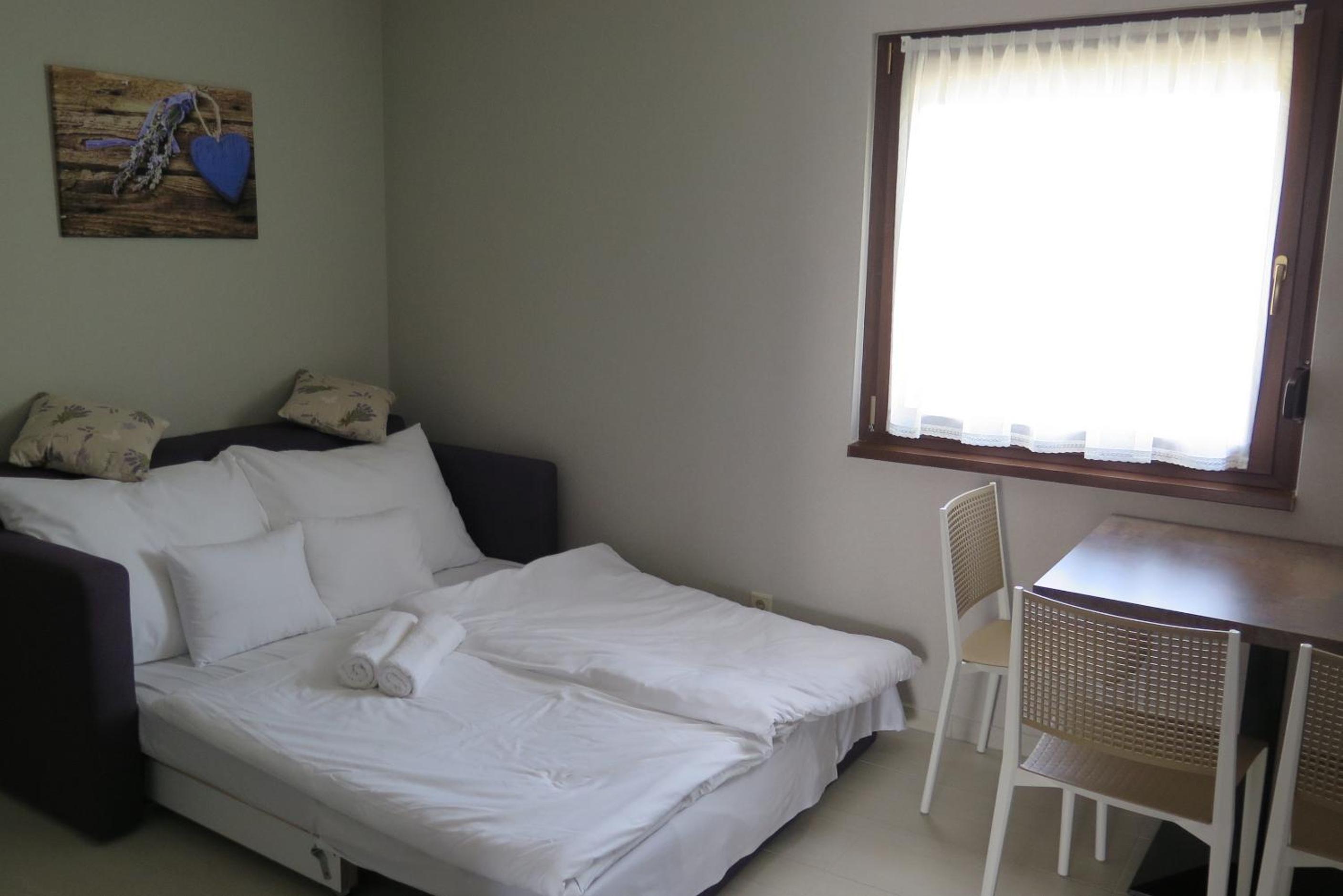 Apartment with Balcony photo 3