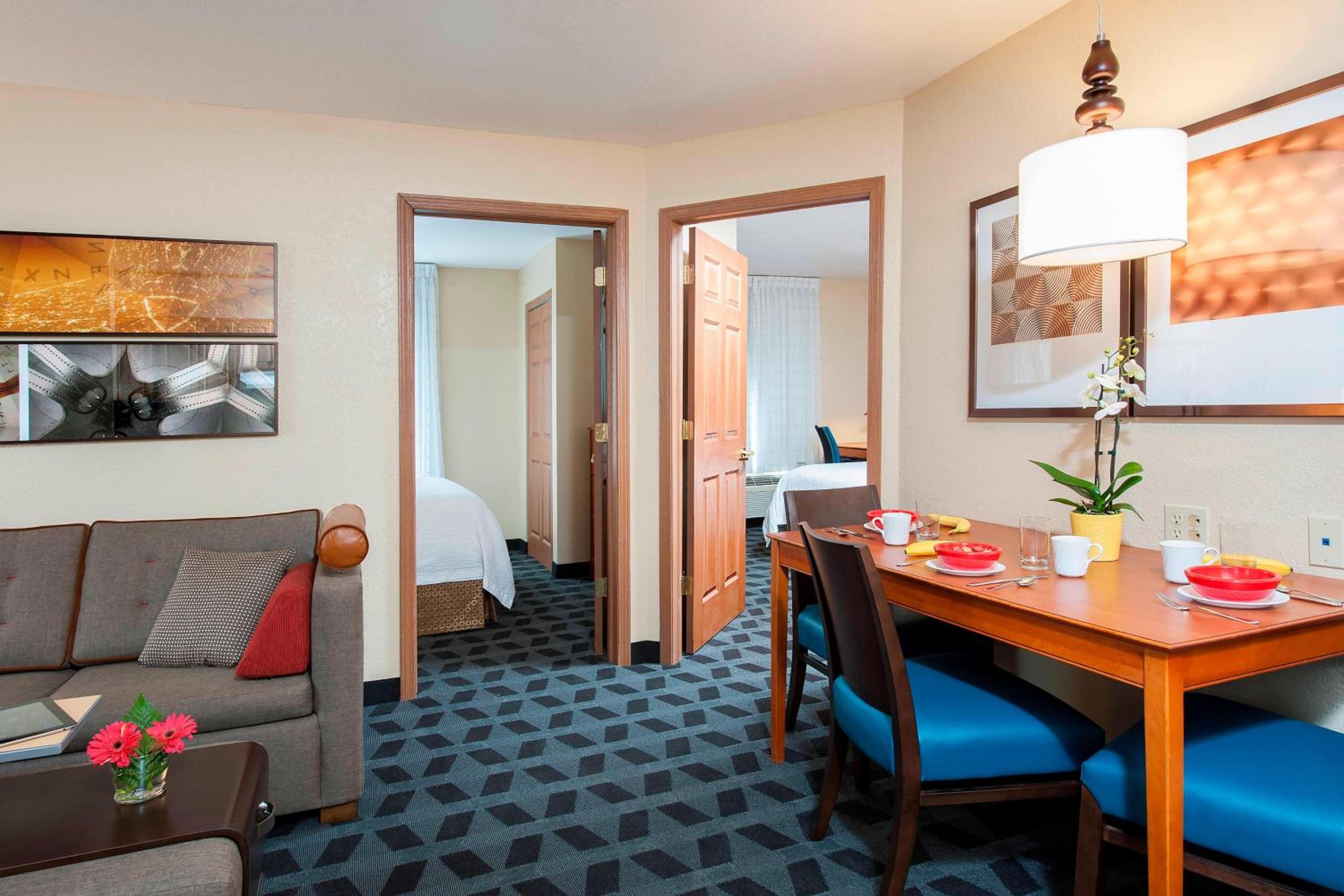 Two-Bedroom Suite photo 3