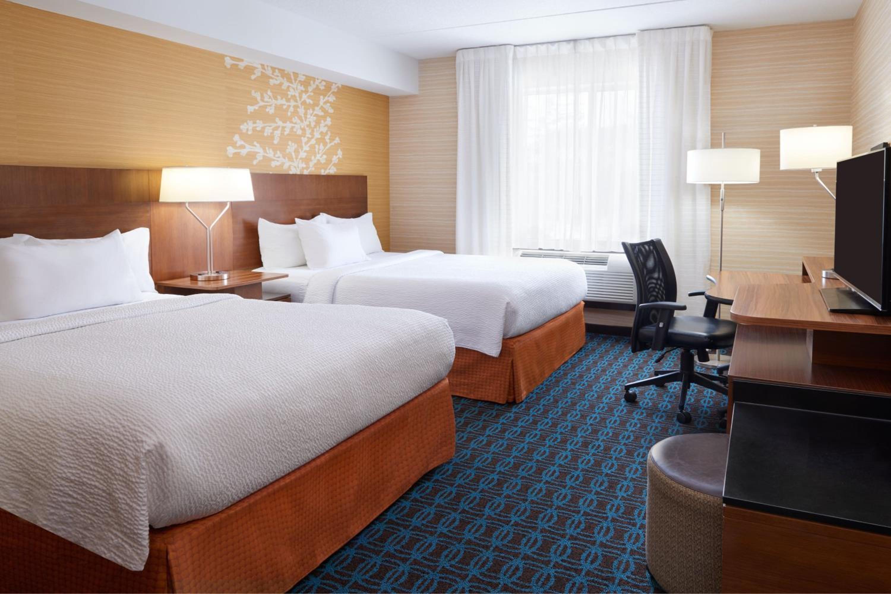 Queen Room with Two Queen Beds and Bathtub - Mobility Access/Hearing Accessible