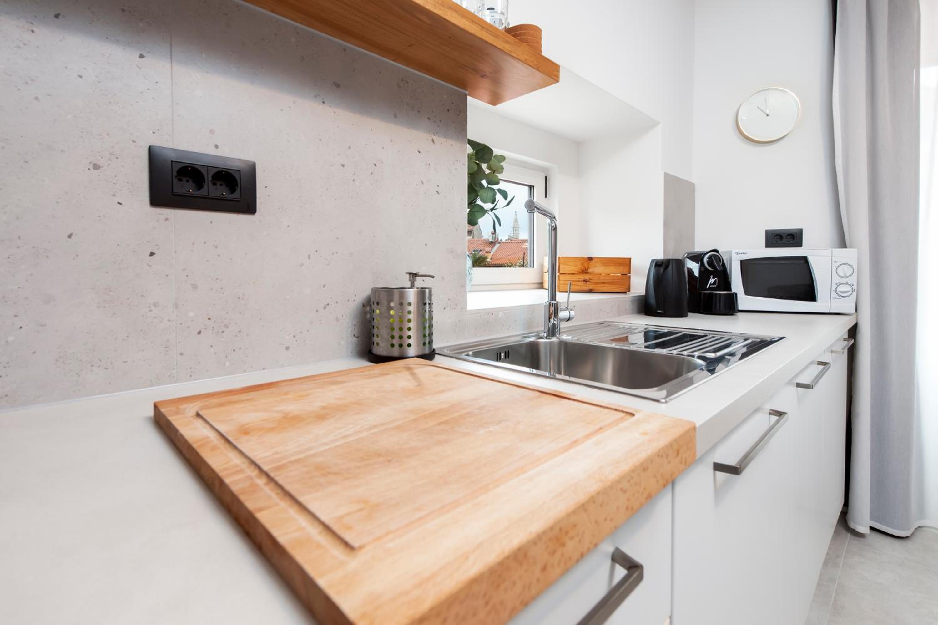 One-Bedroom Apartment - Photo 4