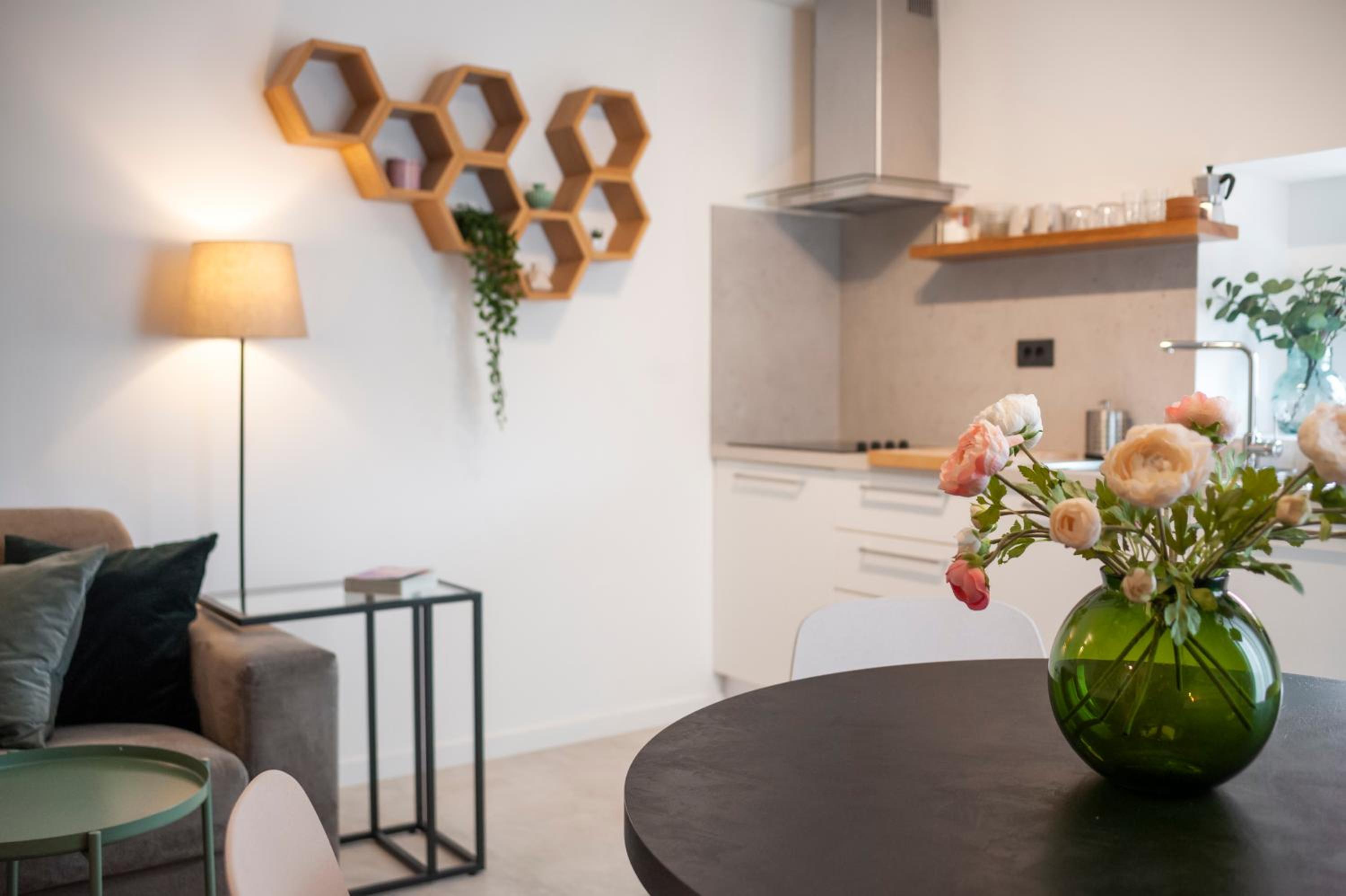 One-Bedroom Apartment - Photo 23
