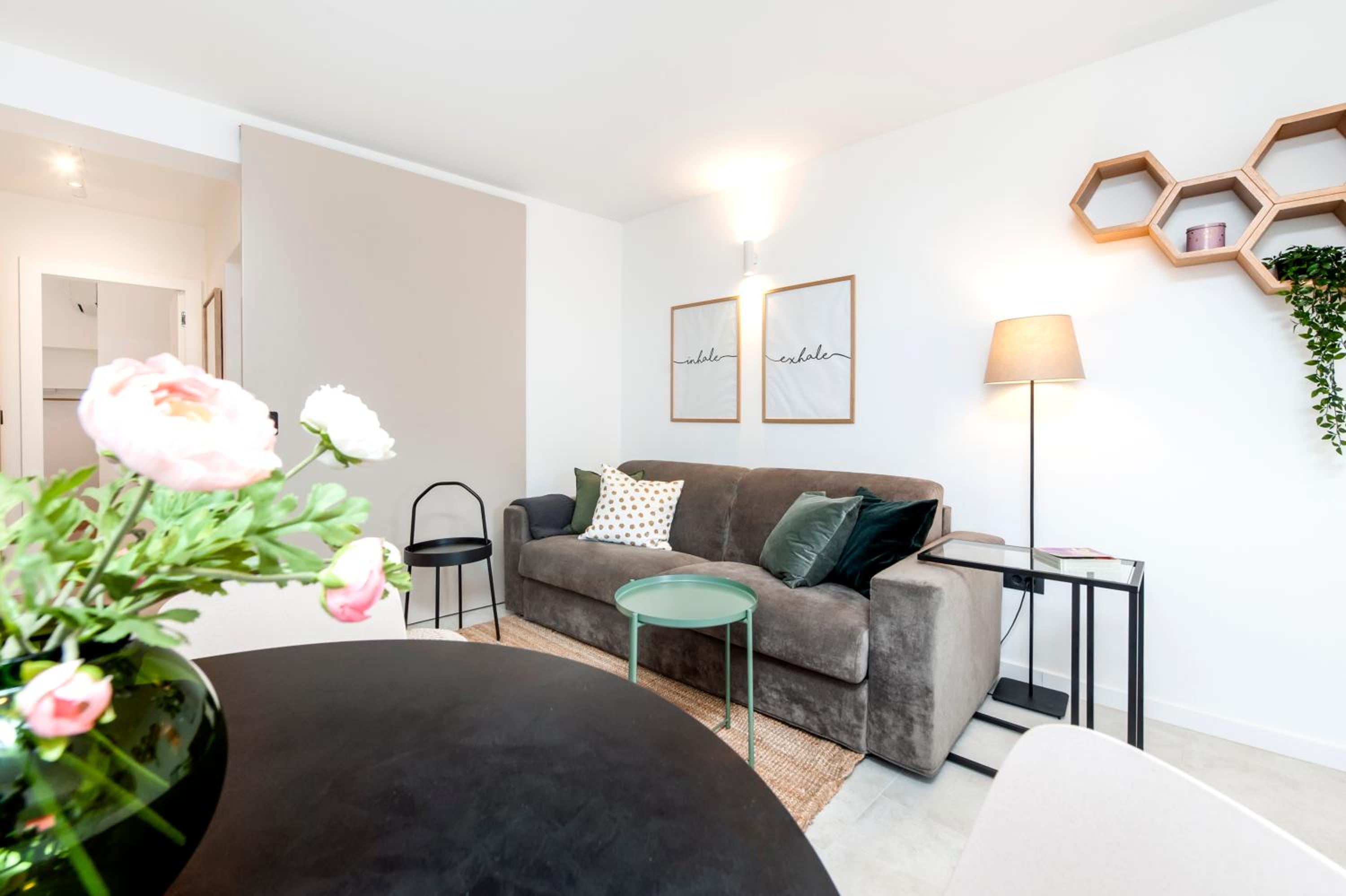 One-Bedroom Apartment - Photo 17
