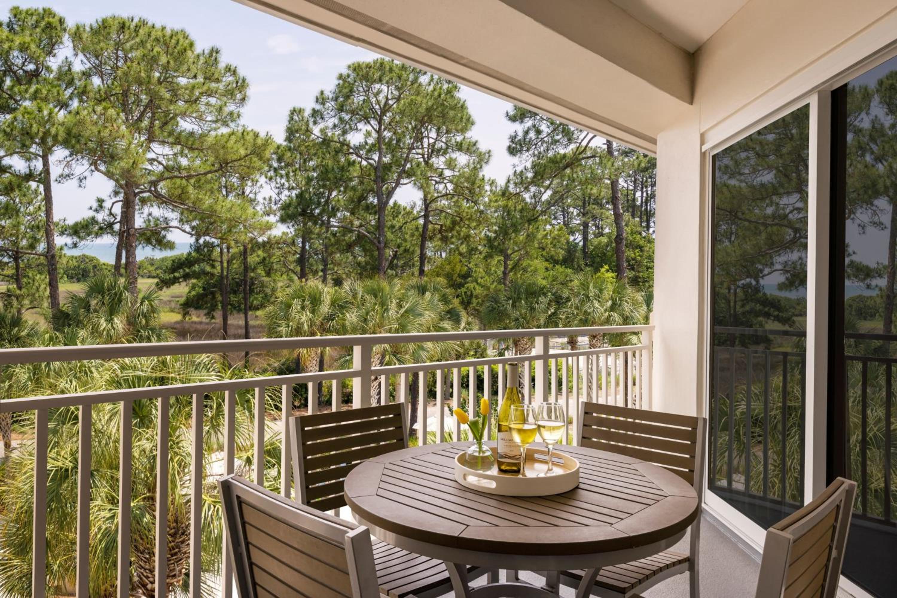 Two-Bedroom Villa with Balcony and Courtyard View - Photo 3