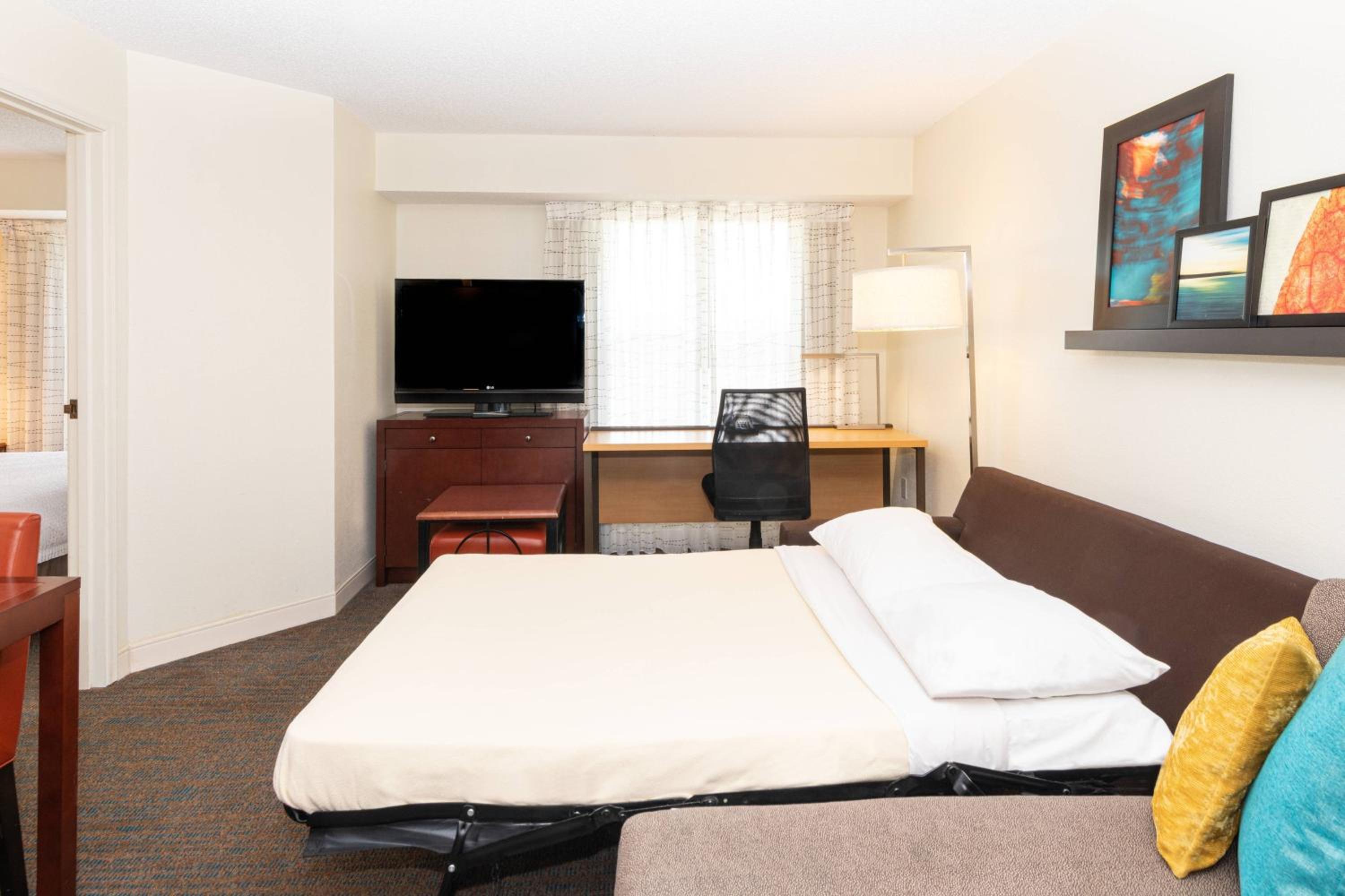 One-Bedroom Queen Suite with Sofa Bed - Photo 3