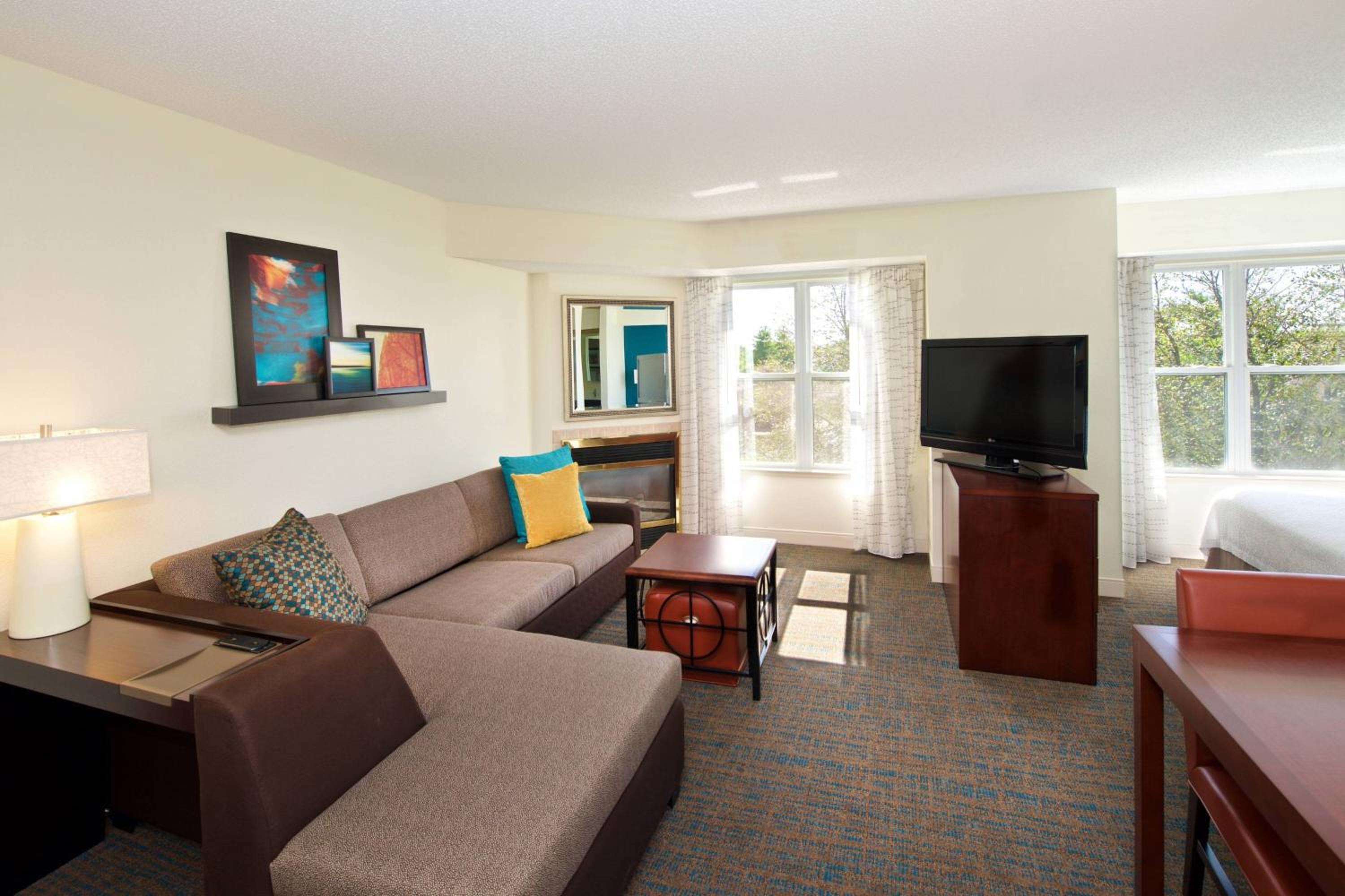 Queen Studio Suite with Sofa Bed - Photo 1