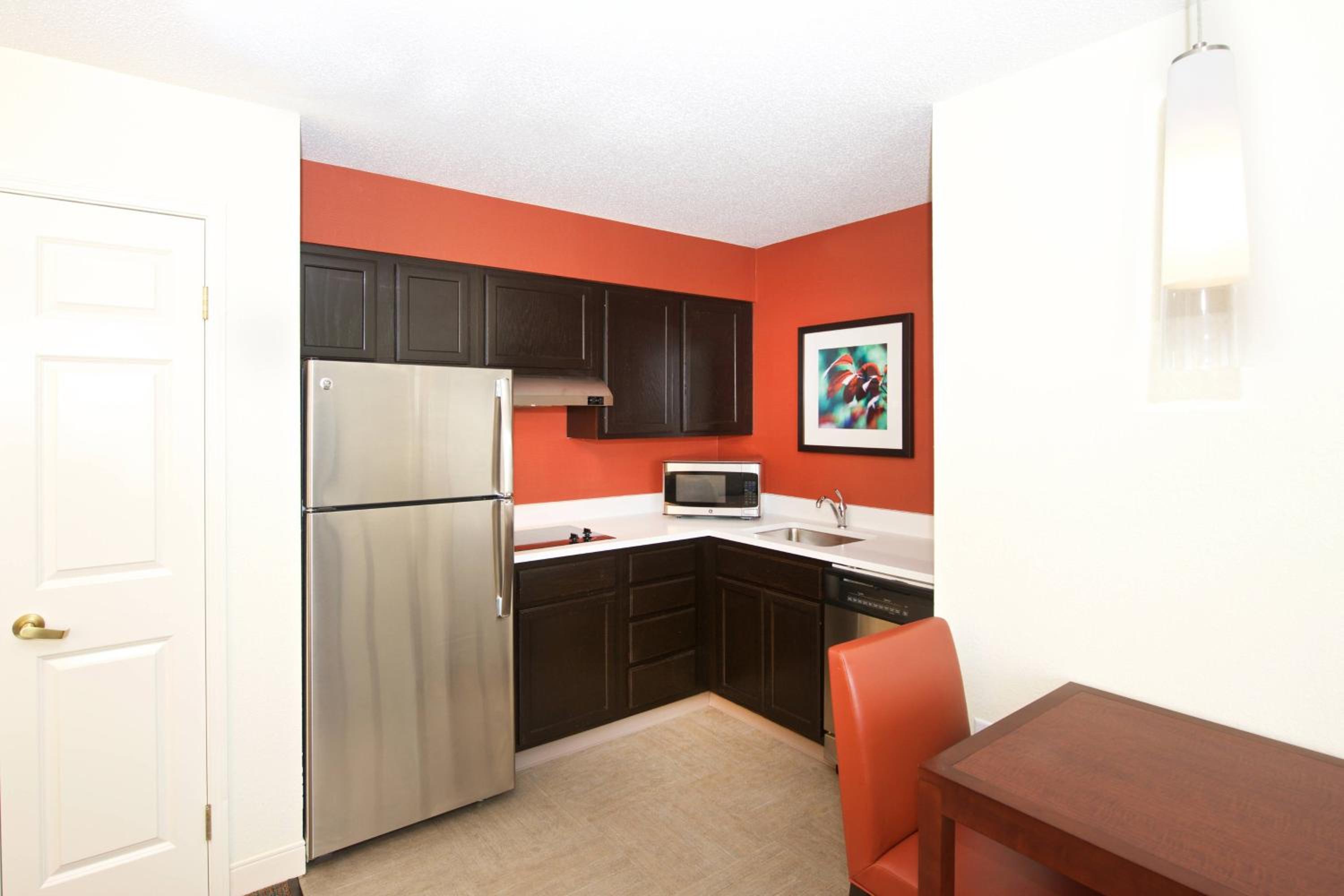 One-Bedroom Queen Suite with Sofa Bed - Photo 5
