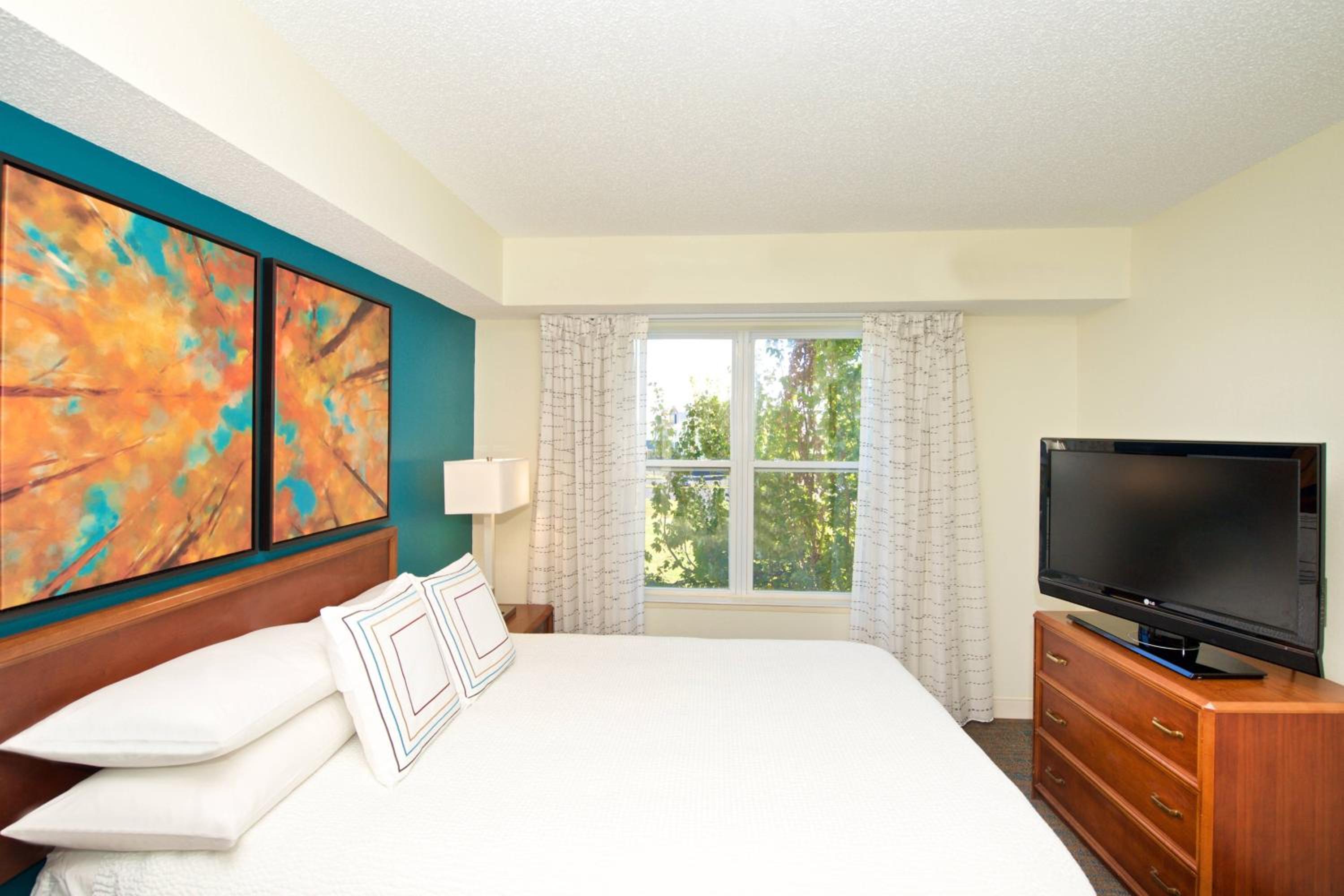 2 Bedroom Suite - Photo 7