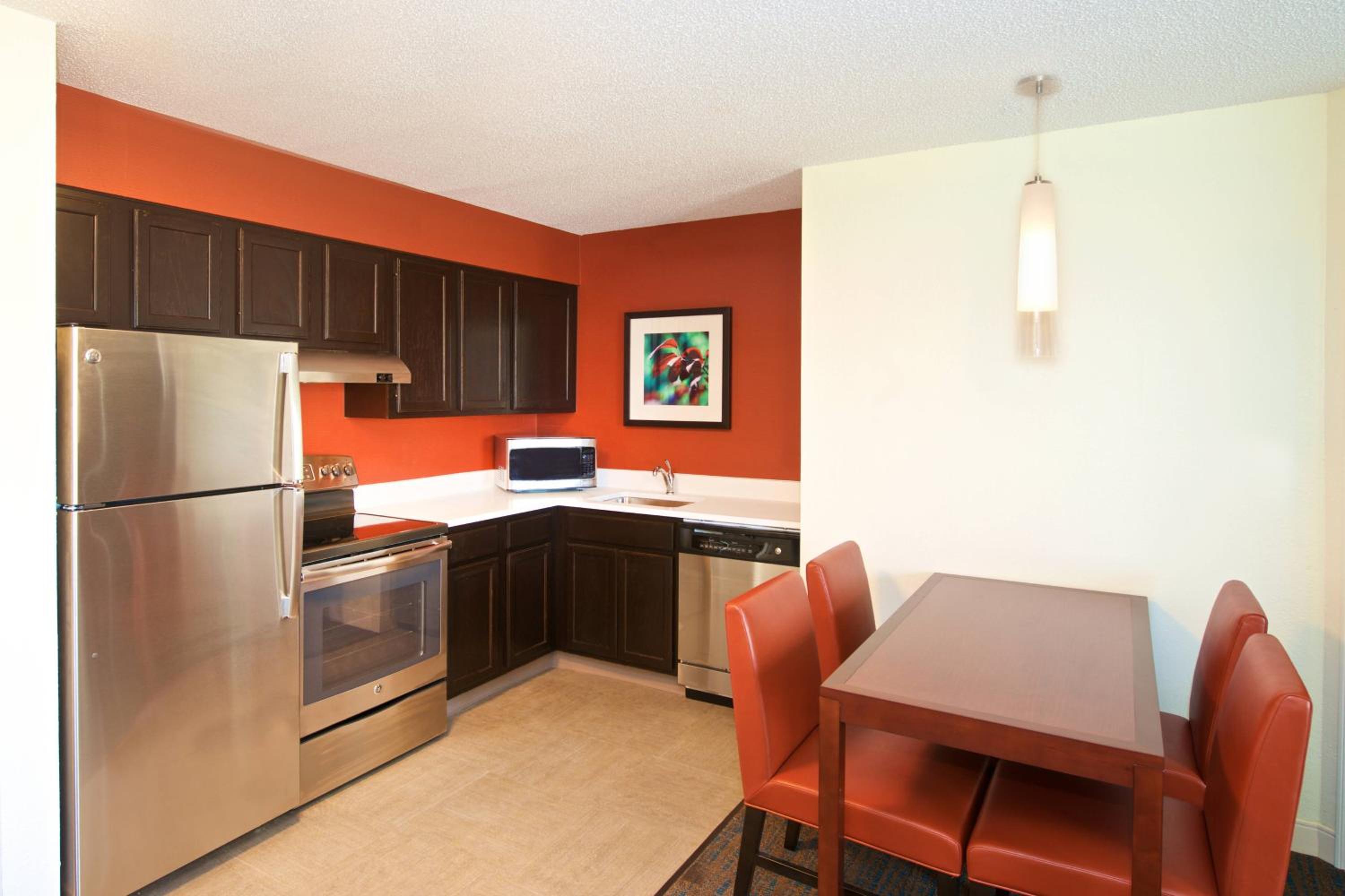 2 Bedroom Suite - Photo 6