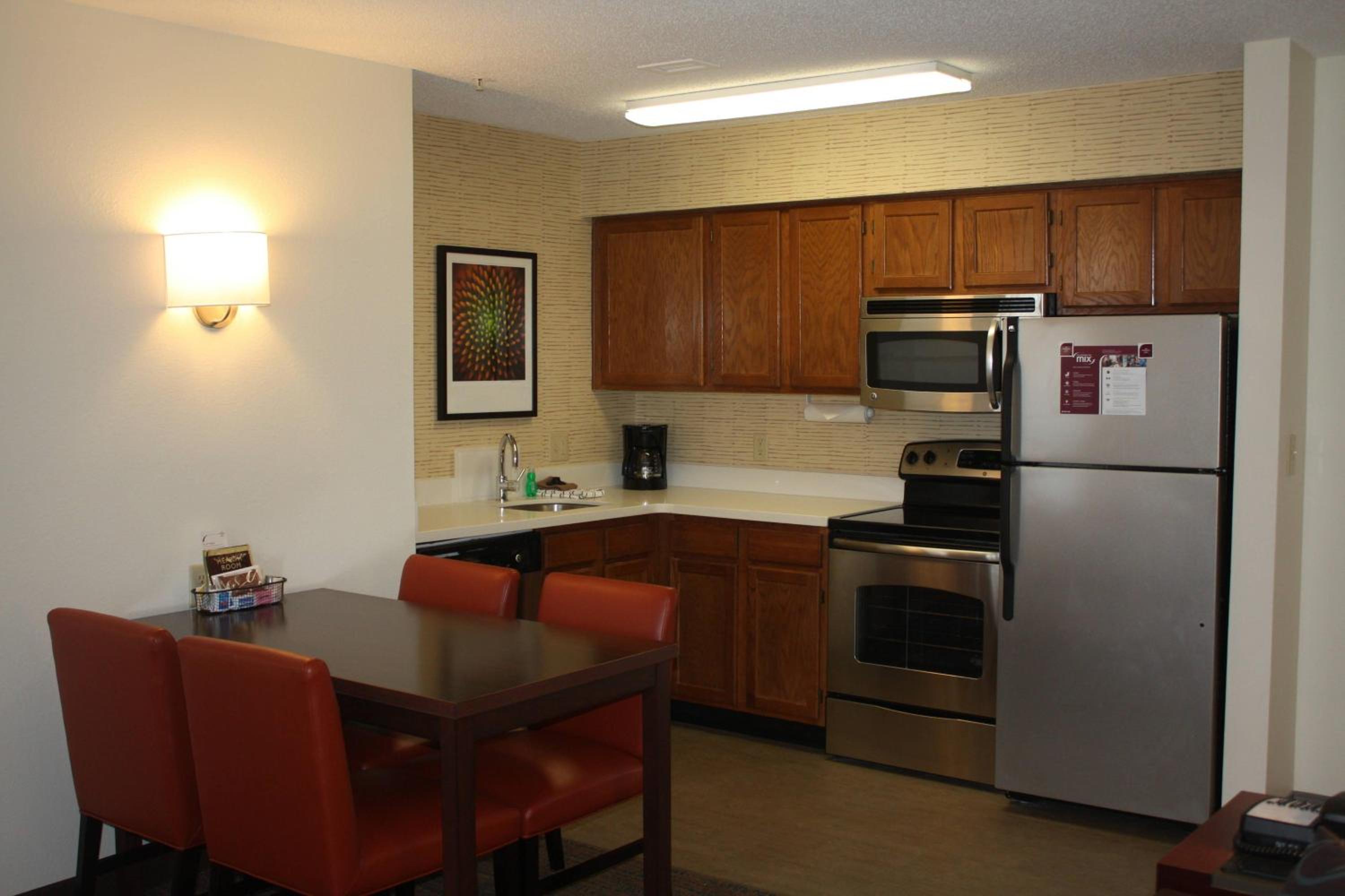 Two-Bedroom Suite - Photo 3