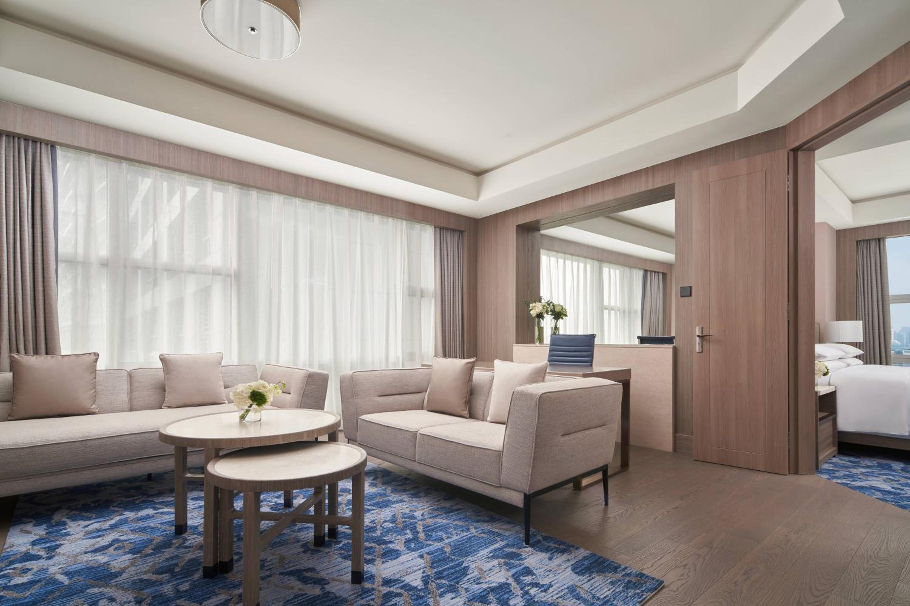 Junior Suite with Club Benefit photo 1