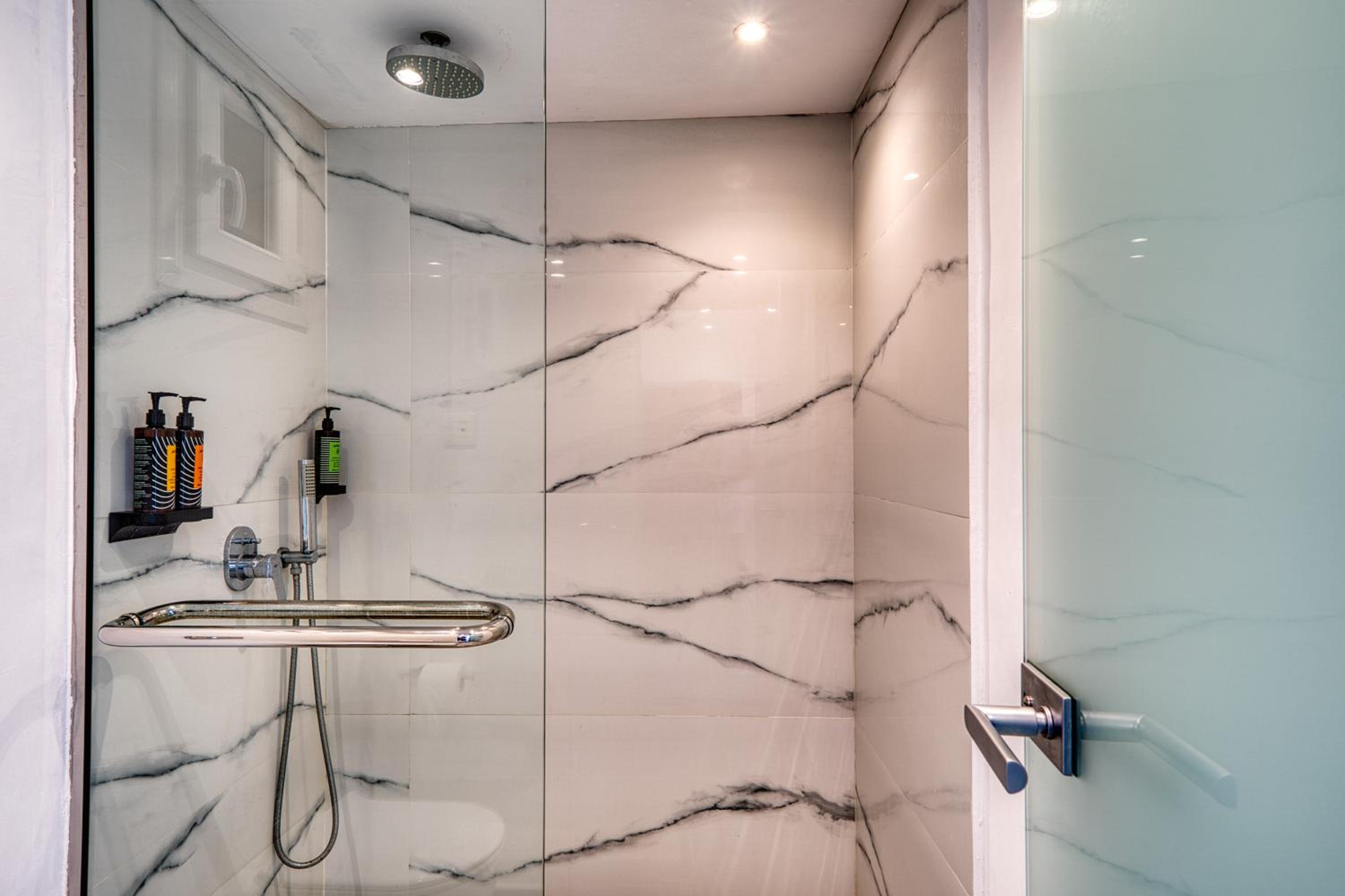 Junior Suite with Private Pool - Photo 6