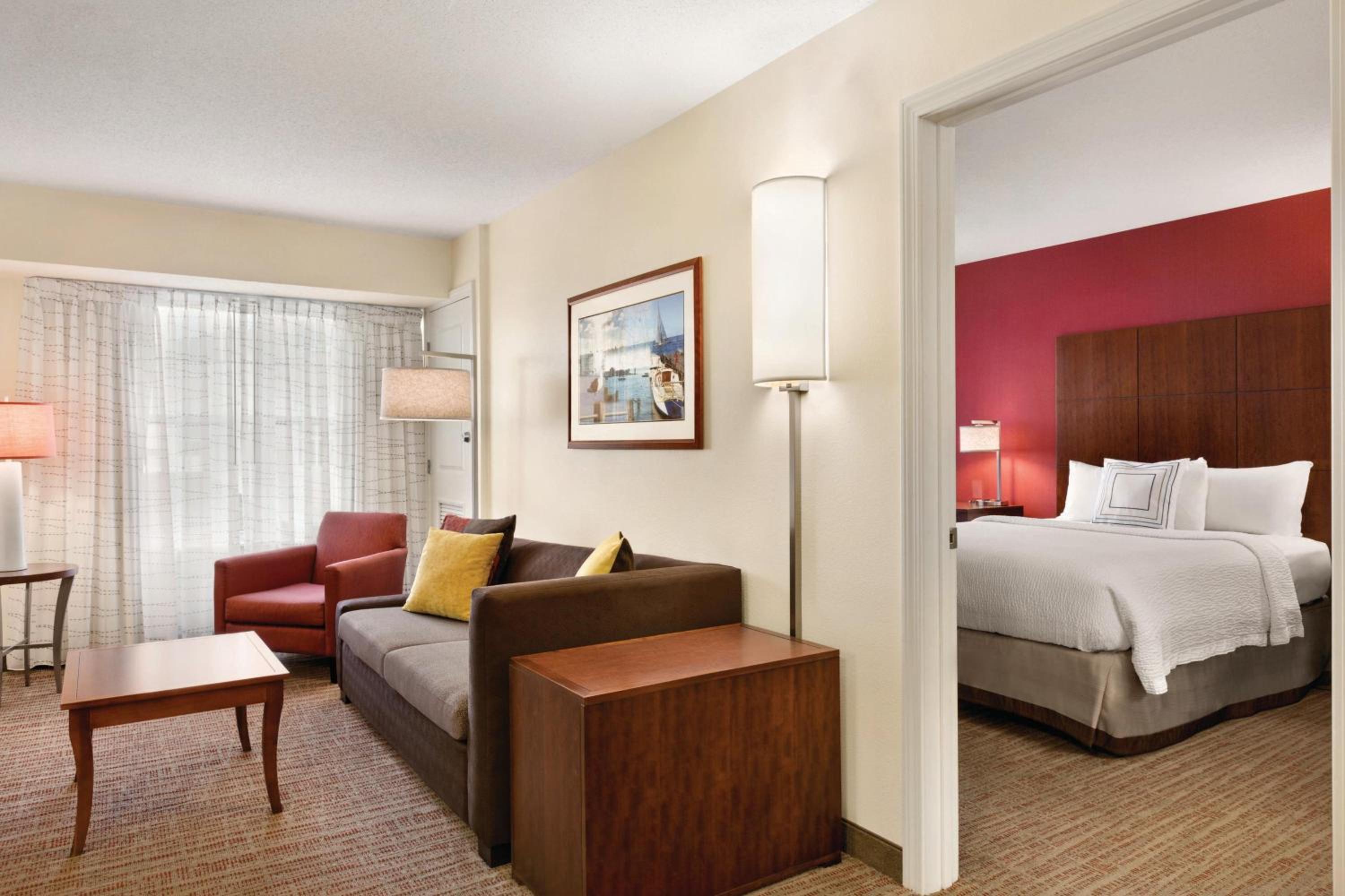 Two-Bedroom Suite - Photo 3