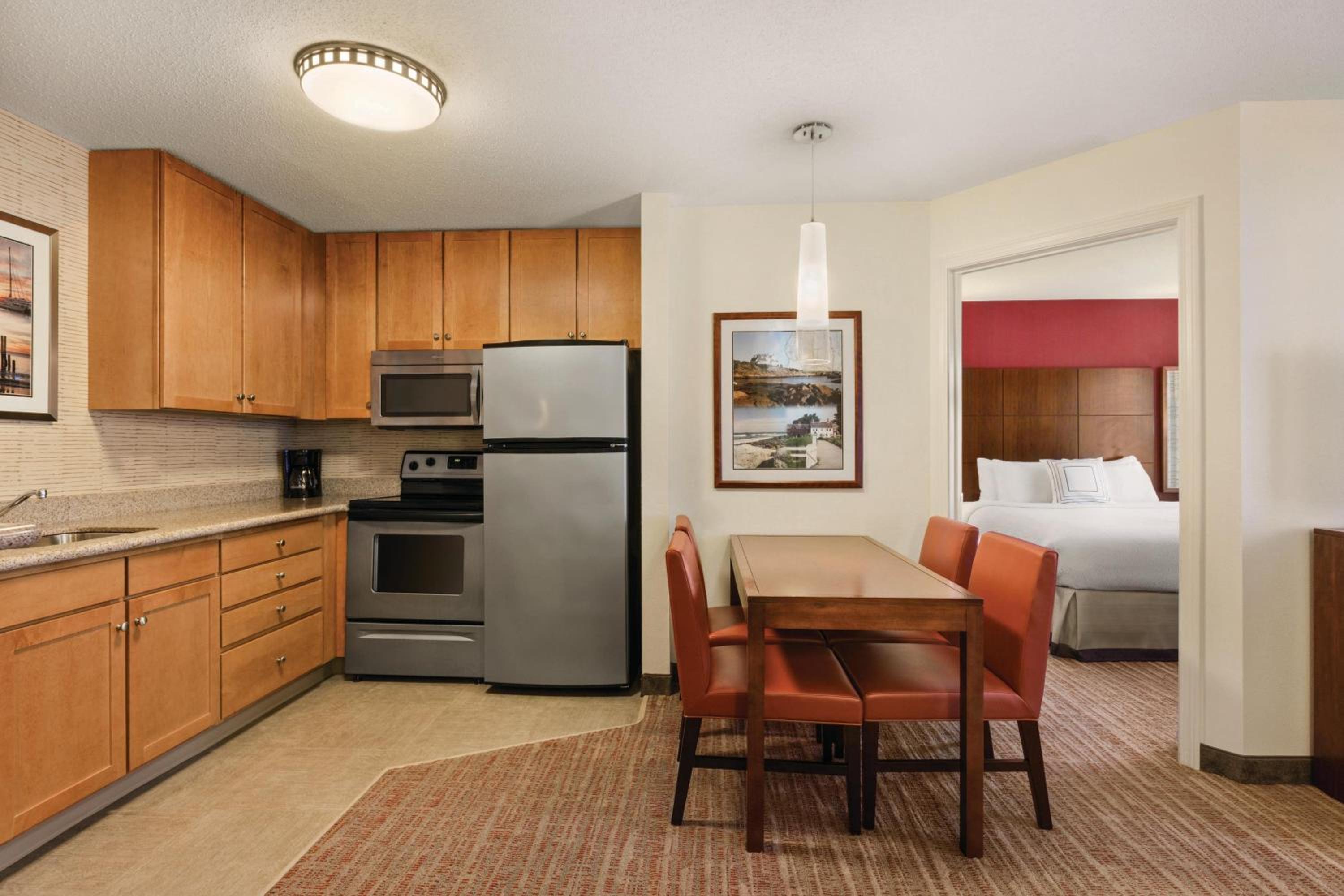 Two-Bedroom Suite - Photo 2