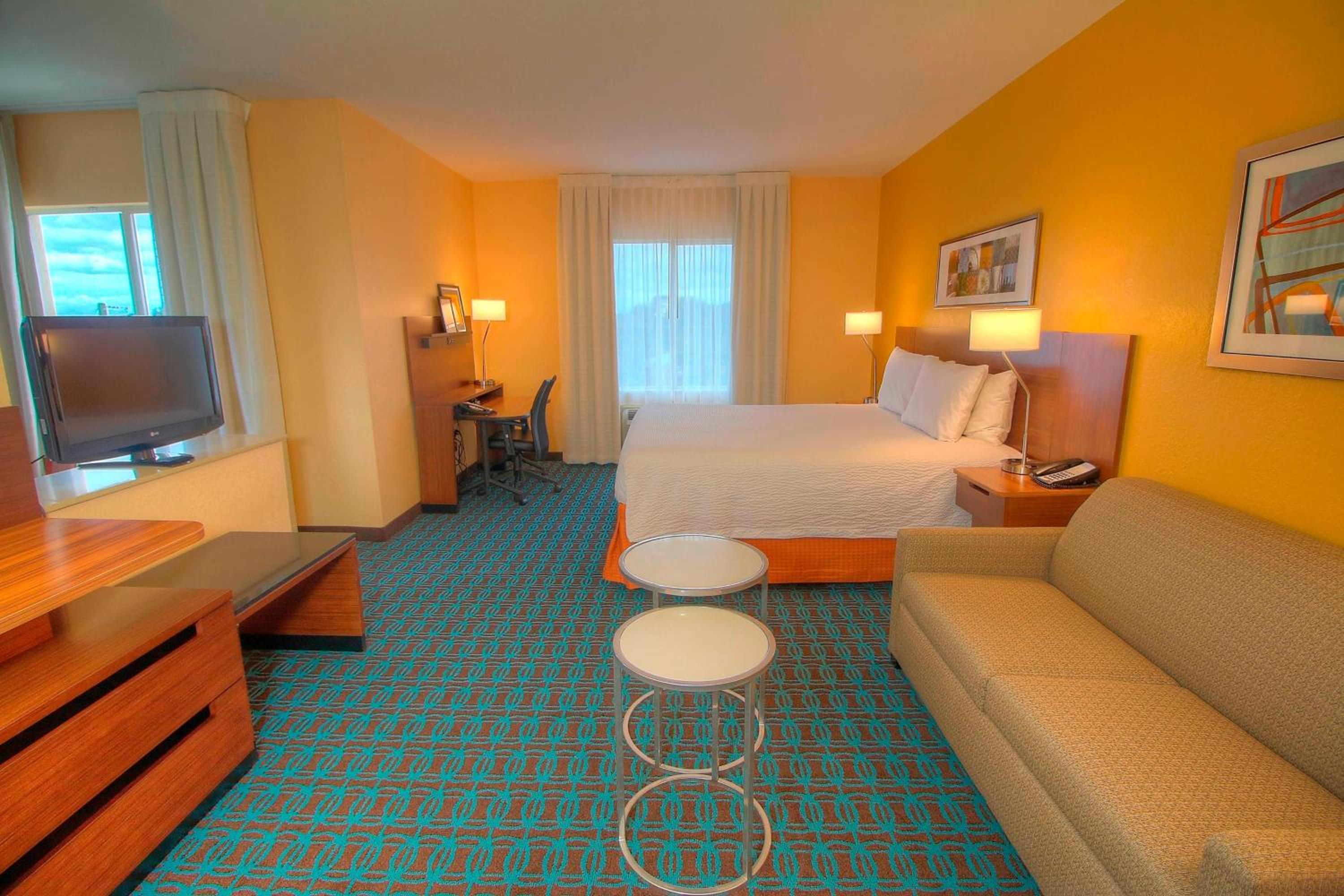Corner Suite with King Bed