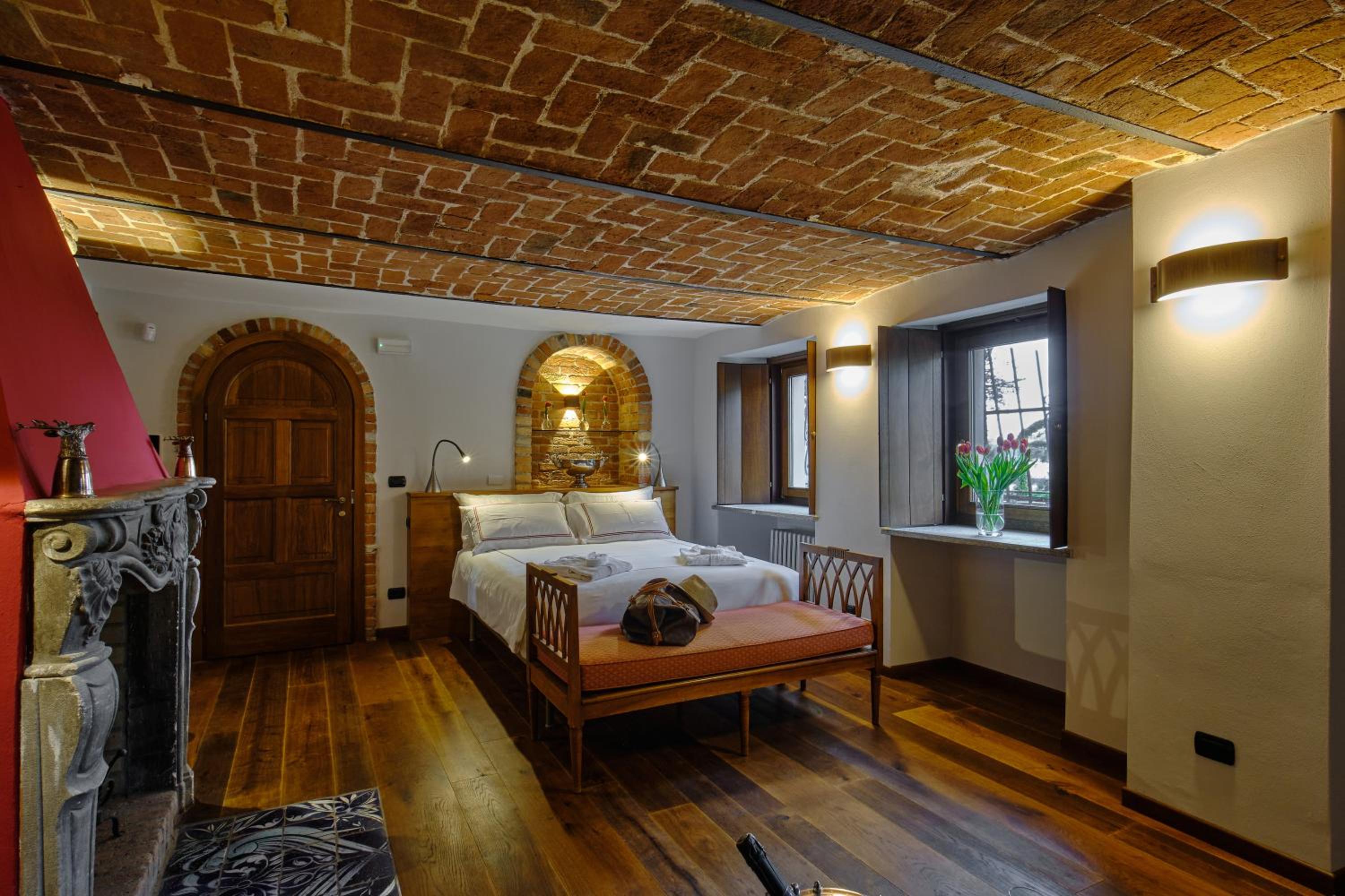 Deluxe King Room photo 2